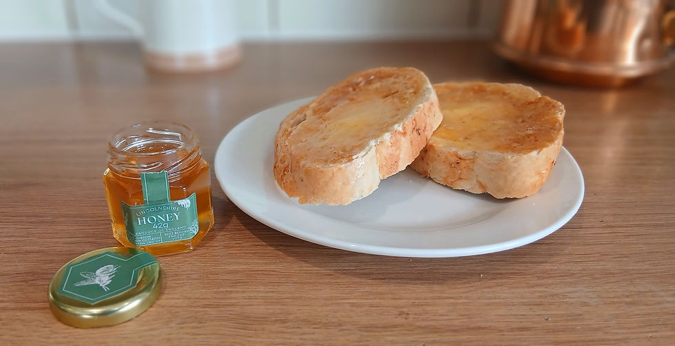 42g mini raw Lincolnshire runny honey spread on toast