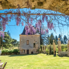 Cour d'honneur du Château de Sauveboeuf