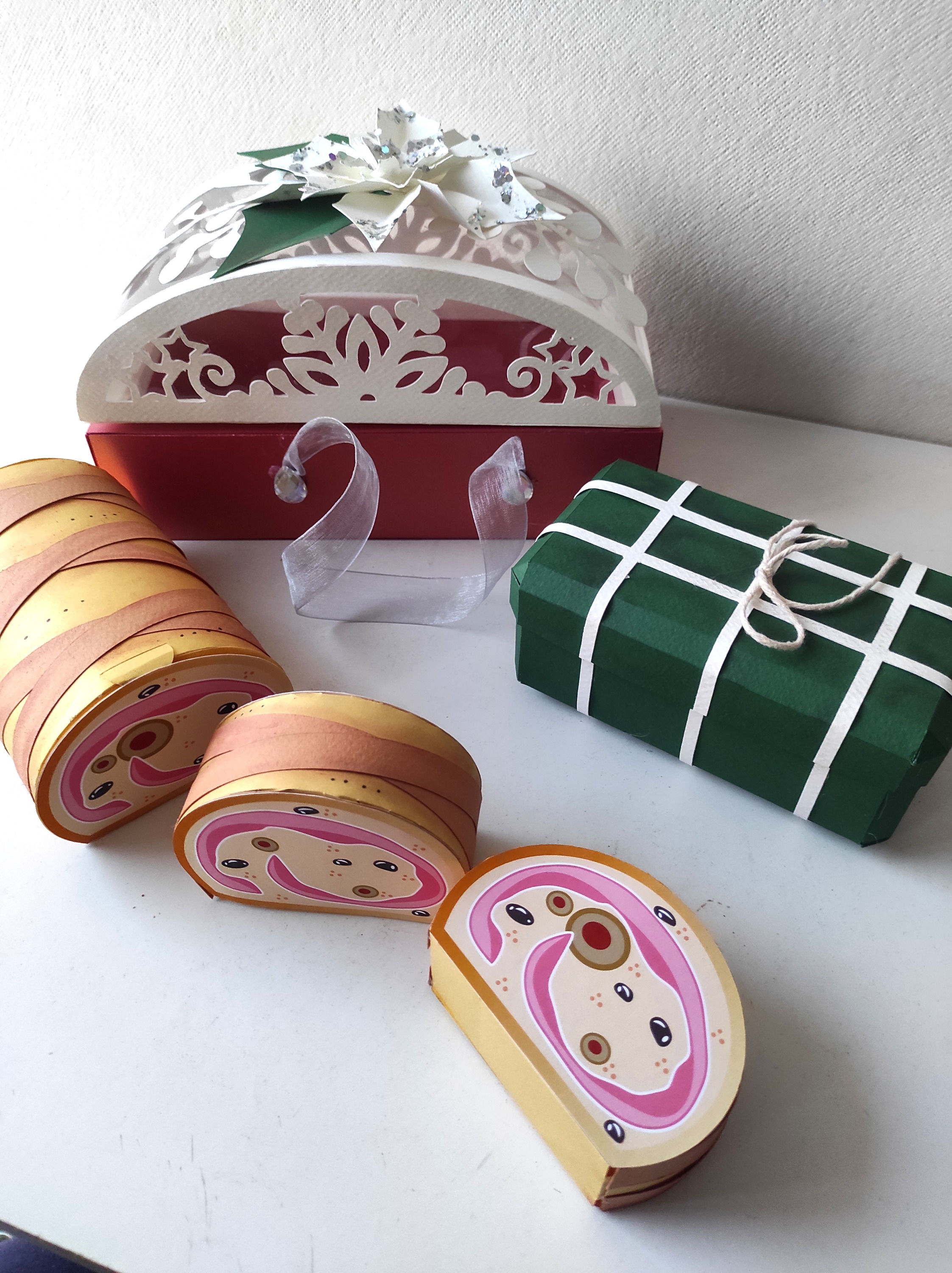 Cajas de Pan de jamón y hallaca