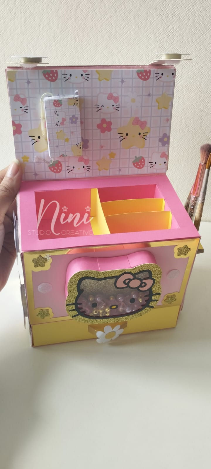 Thumbnail: Caja cofre-gaveta de Hello Kitty