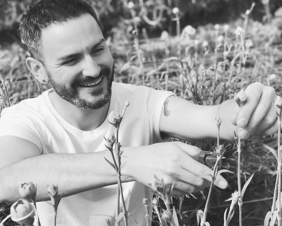 Foto de Bluro entre rosas