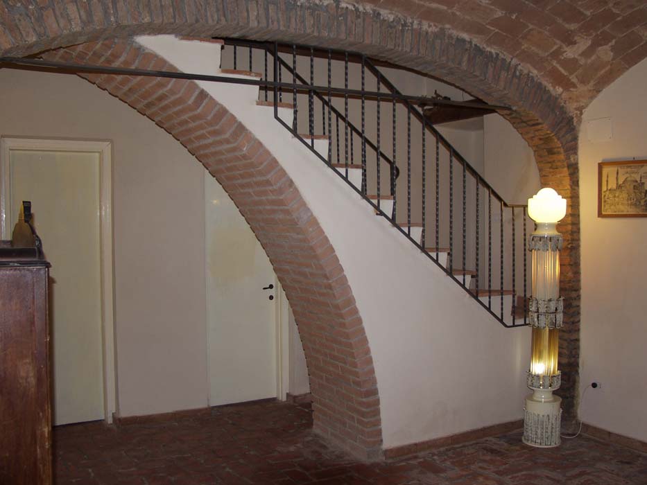 SCALA RAMPANTE A TUSCANIA
