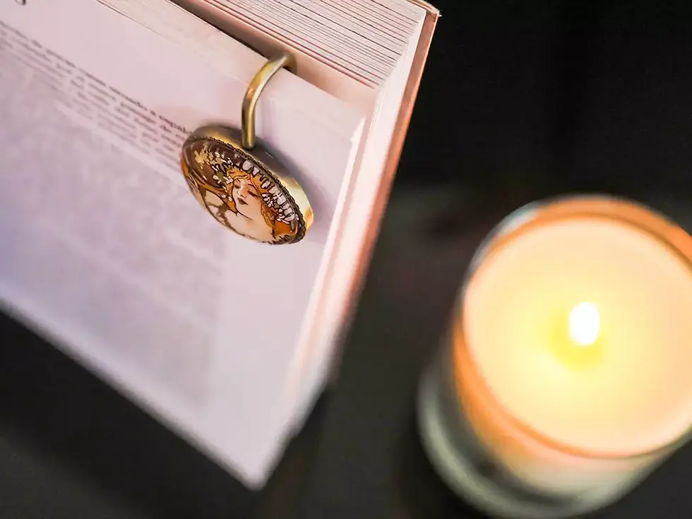 サムネイル： アルフォンス・ミュシャ「四季 春」金属製ブックマーク ギフトボックス入り