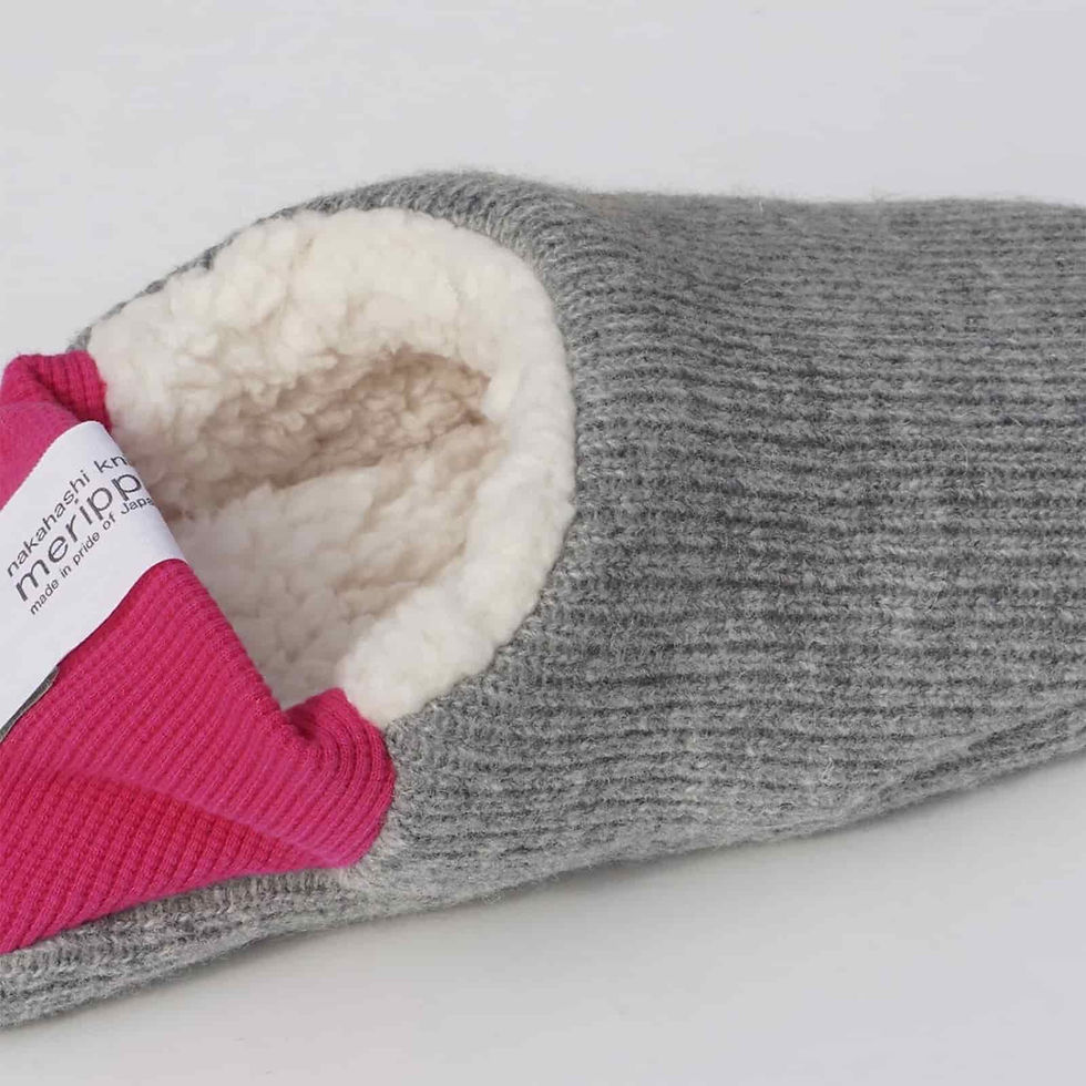 Thumbnail: Japanese House Shoe - Sheep Boa - Grey/Pink