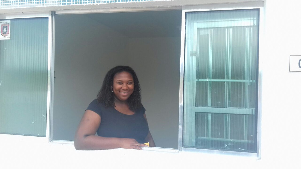 Liliane é moradora do Residencial Estrela, Quadra E, Blaco 4, Apto 03.