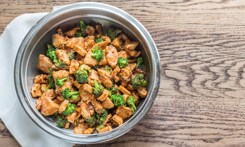 CHICKEN AND BROCCOLI BOWL