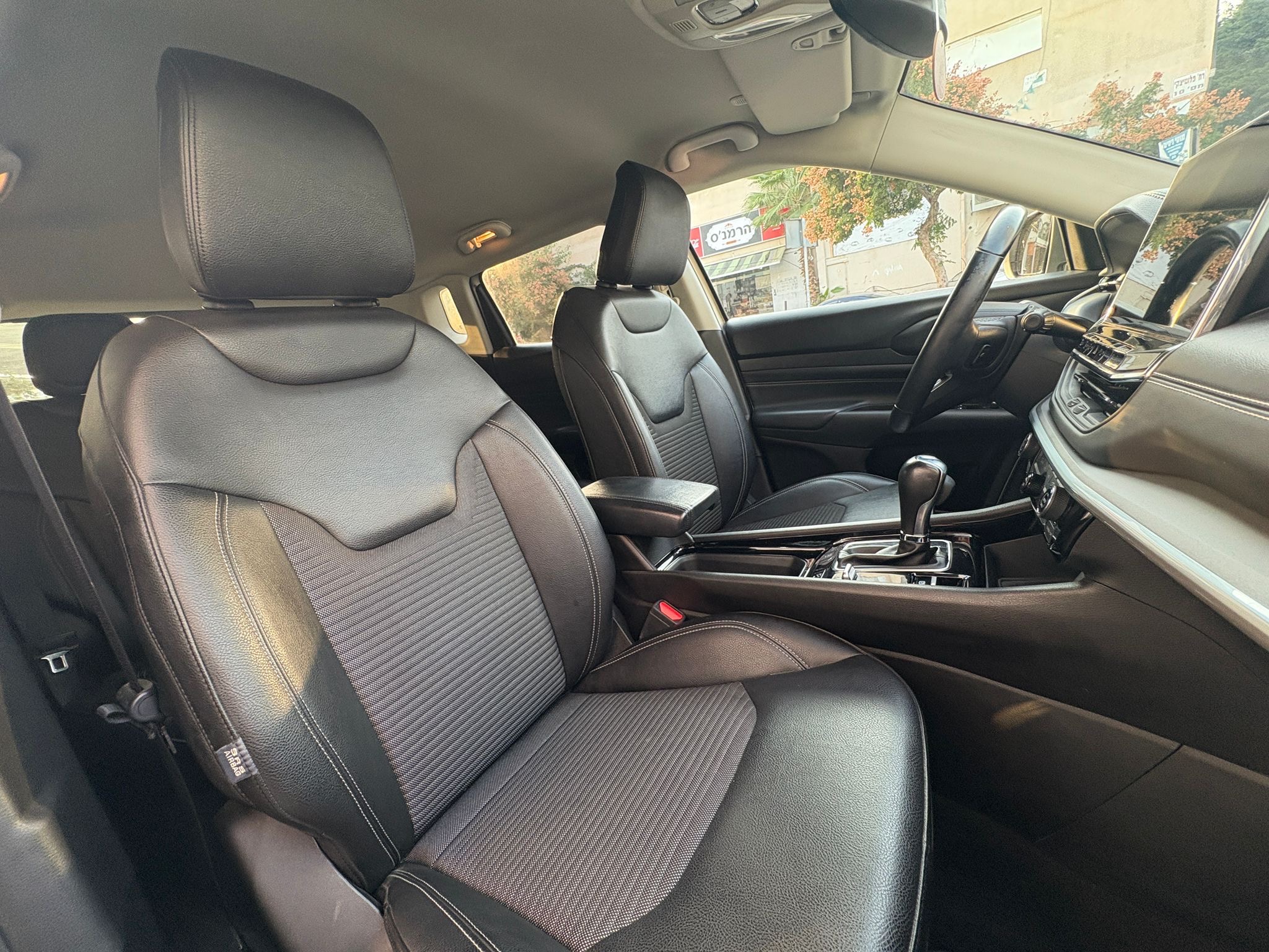 תמונות רכב ג'יפ קומפאס