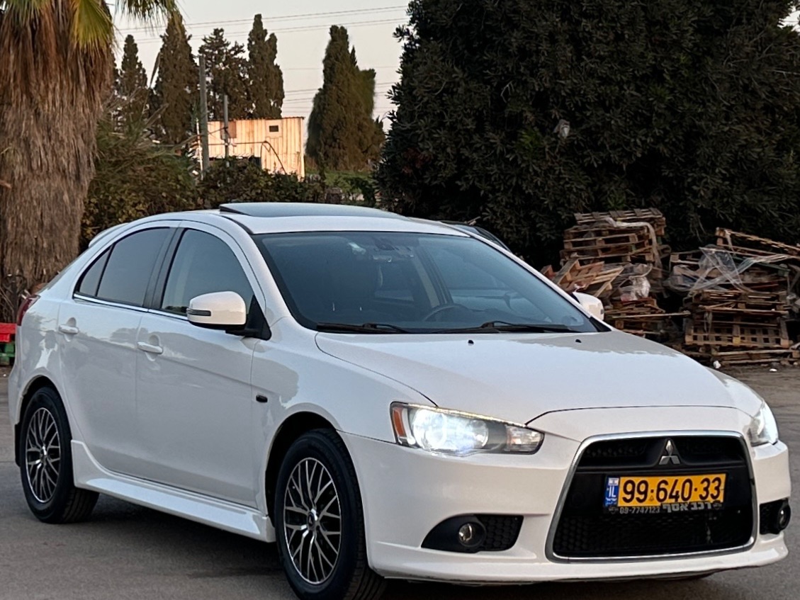 תמונות רכב מיצובישי לנסר
