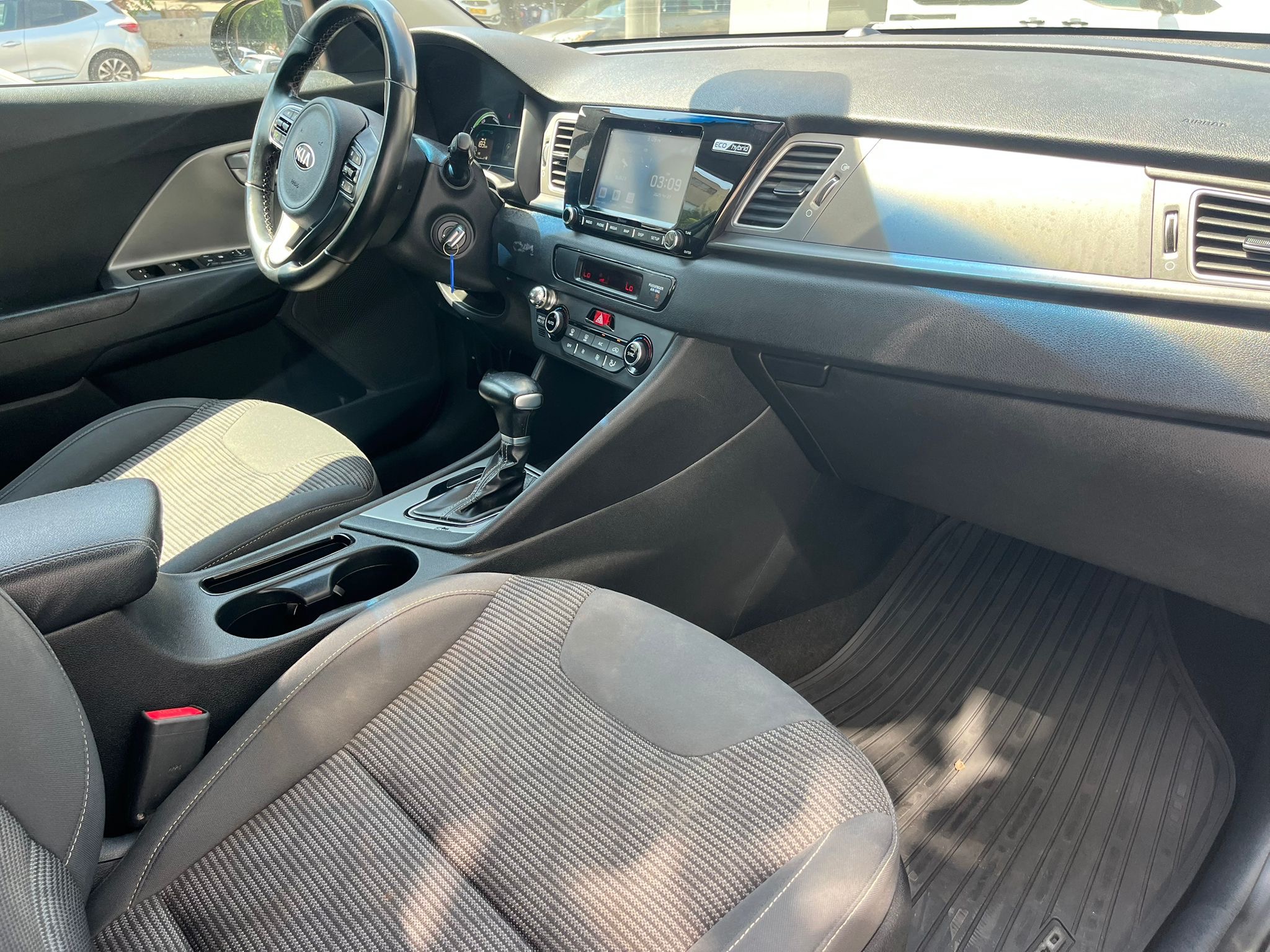 תמונות רכב קיה נירו