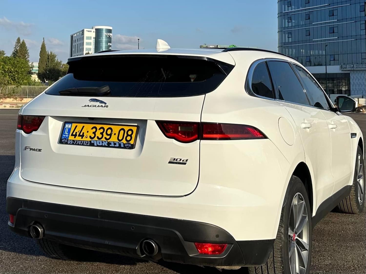 תמונות רכב יגואר F-PACE