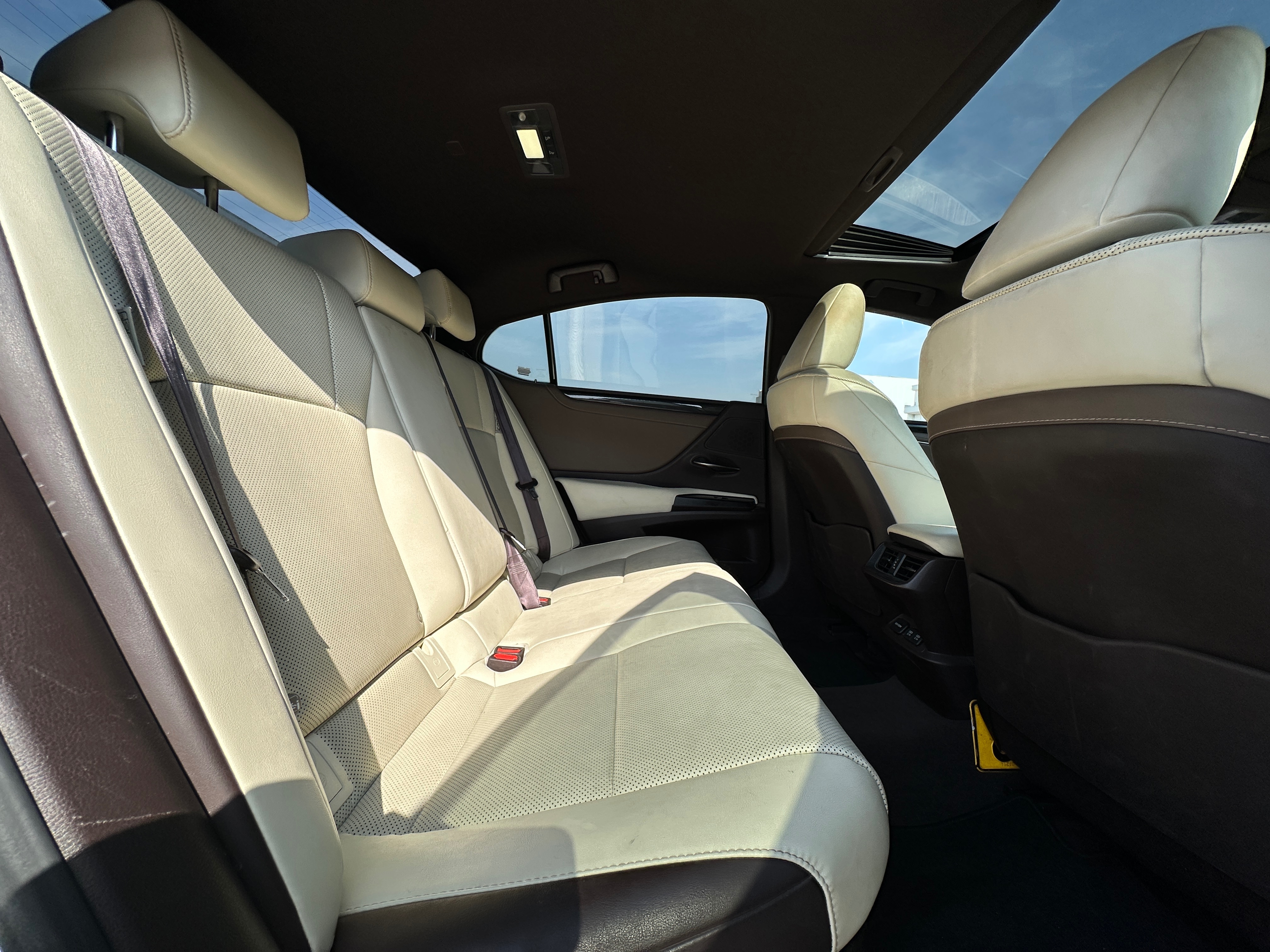 תמונות רכב לקסוס ES