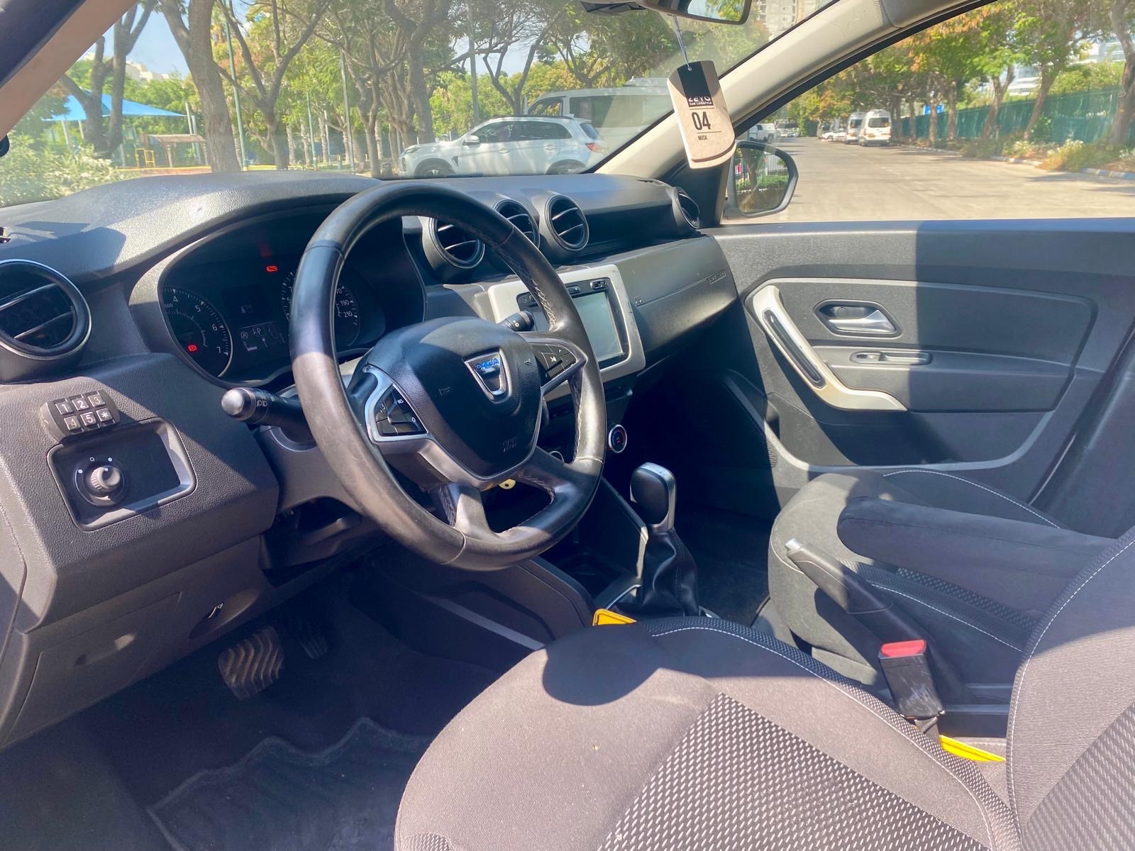 דאציה, דאסטר