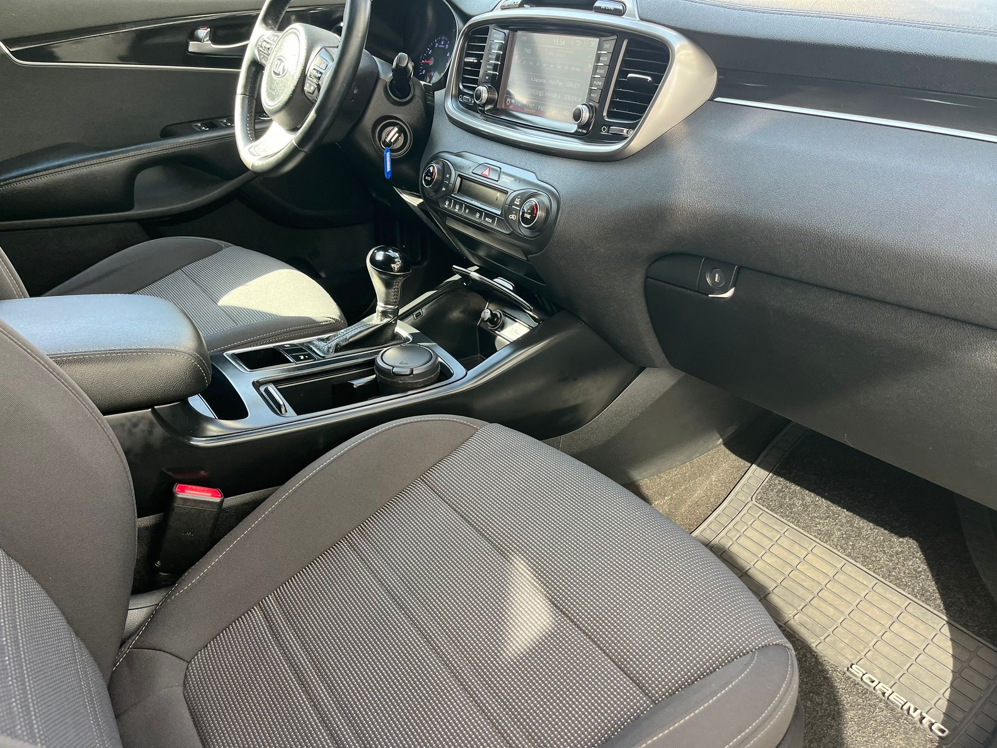 תמונות רכב קיה סורנטו