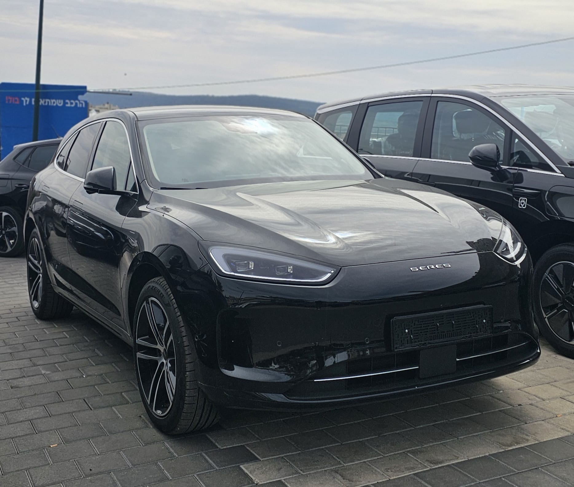 תמונות רכב SERES M5