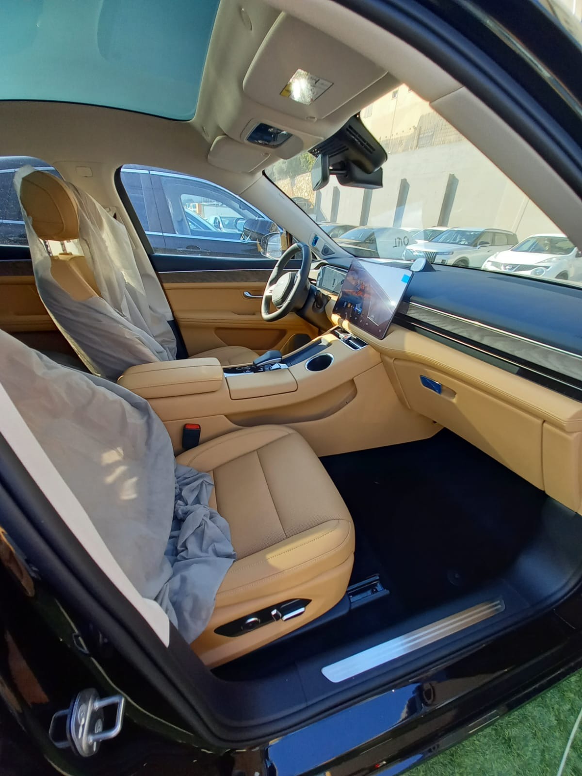 תמונות רכב SERES M5