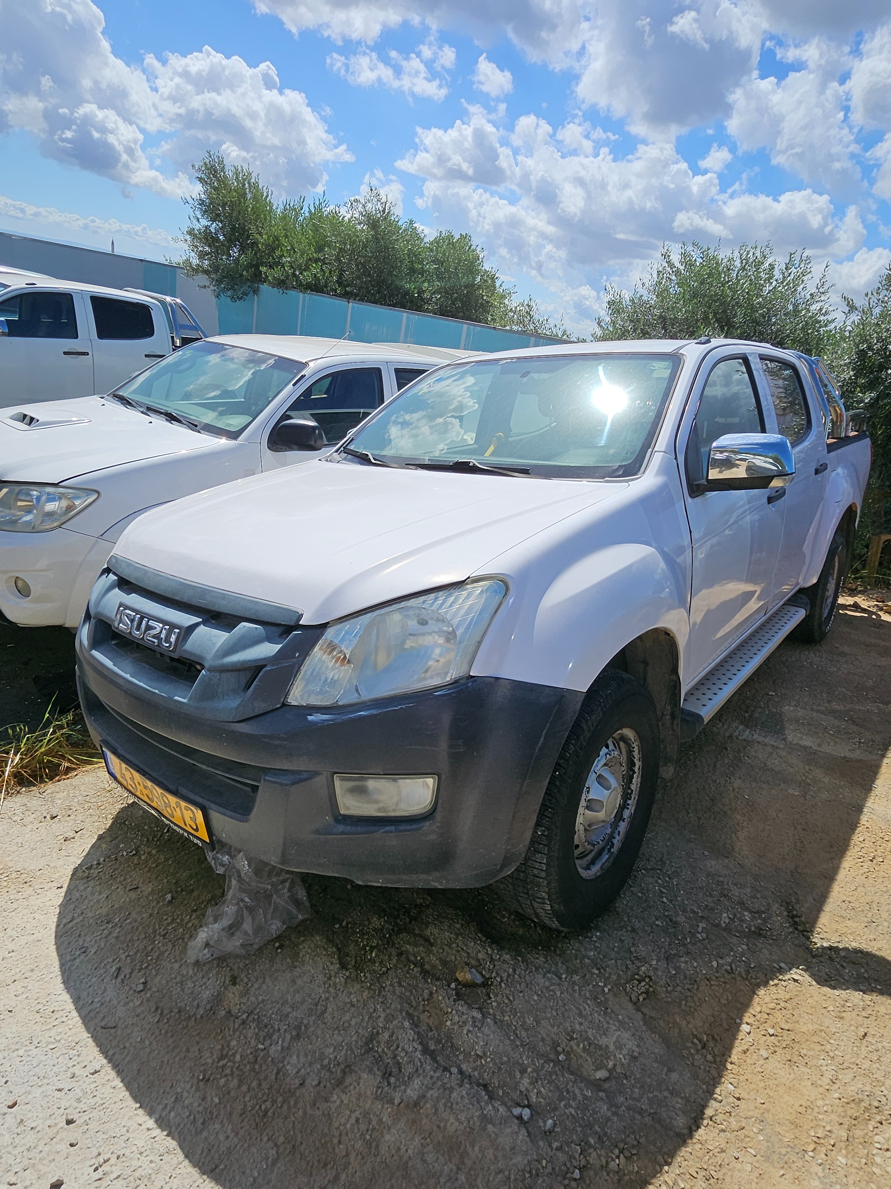 תמונות רכב איסוזו D-Max