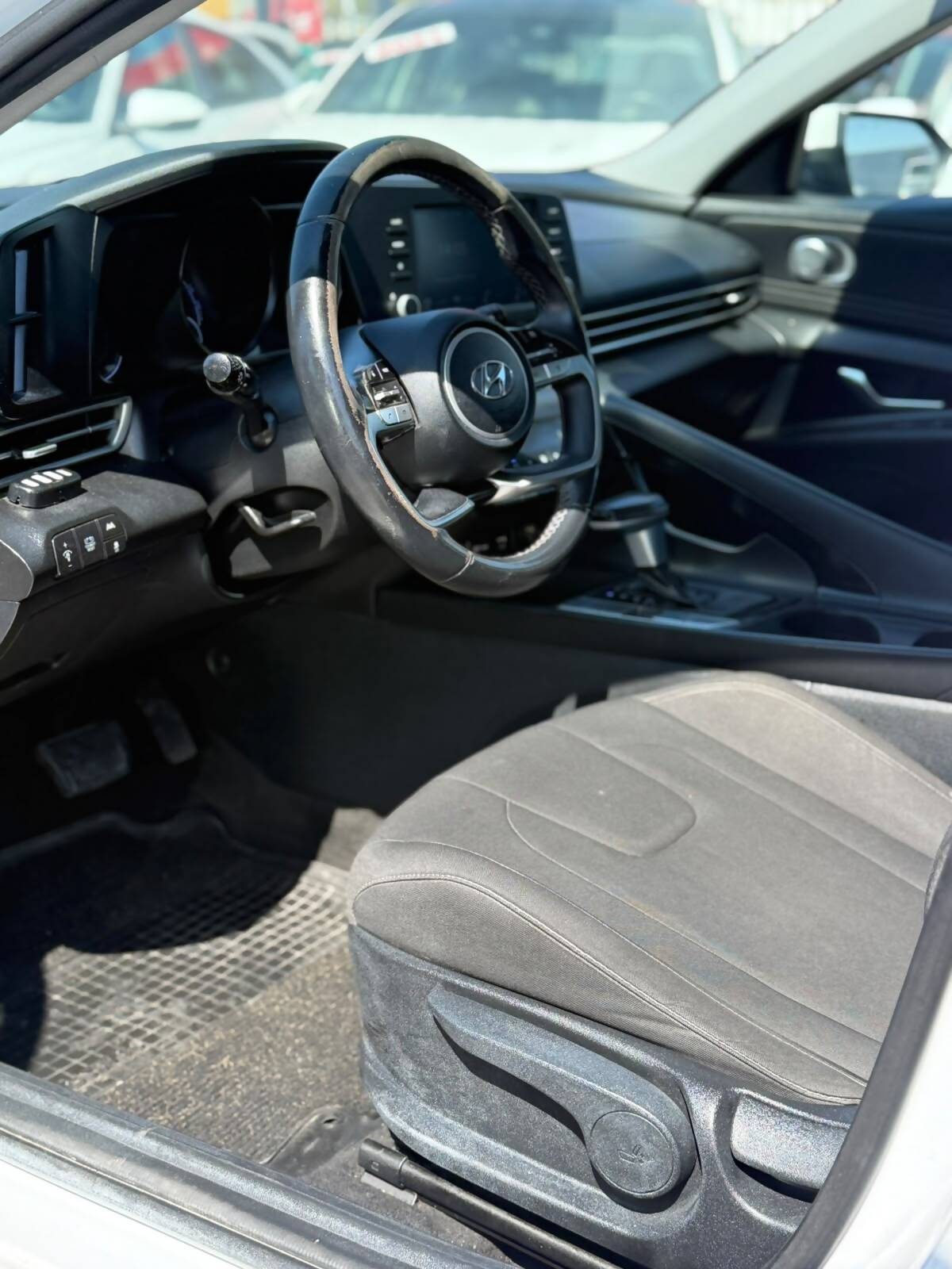 תמונות רכב יונדאי ELANTRA HEV