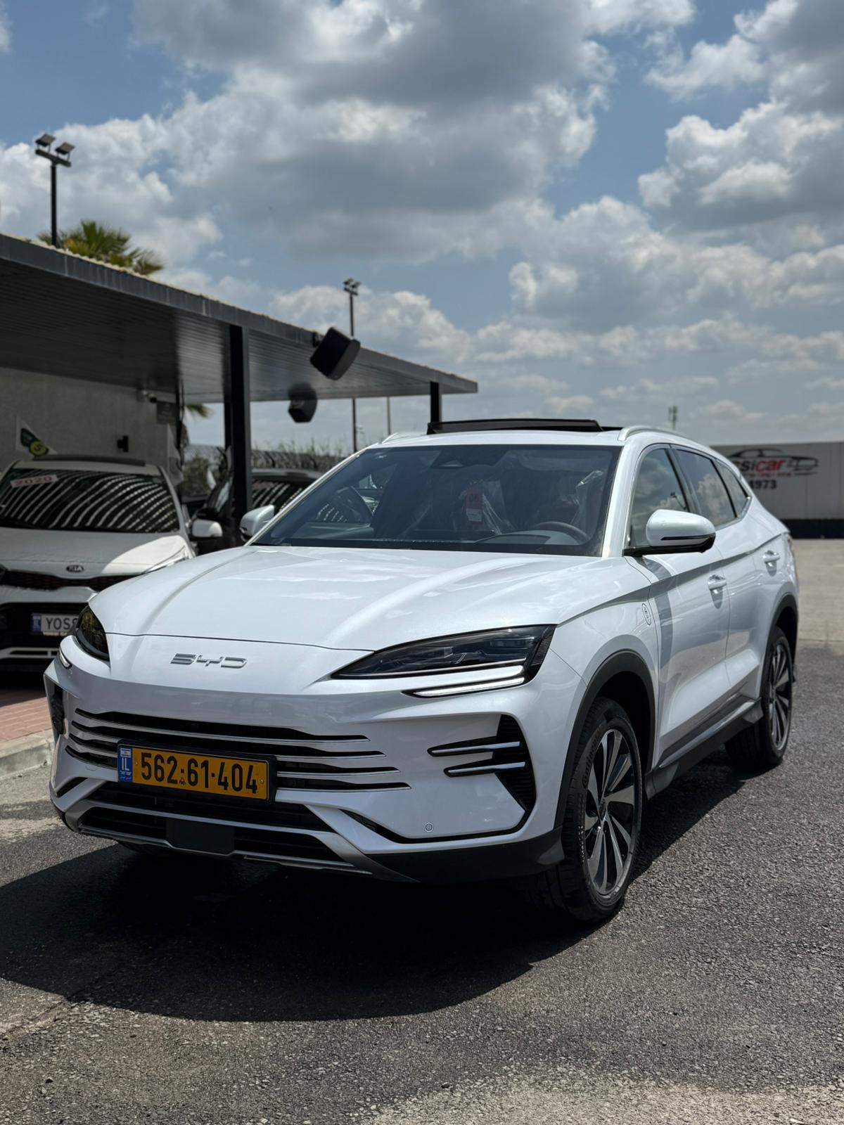 תמונות רכב בי ווי די SEAL U