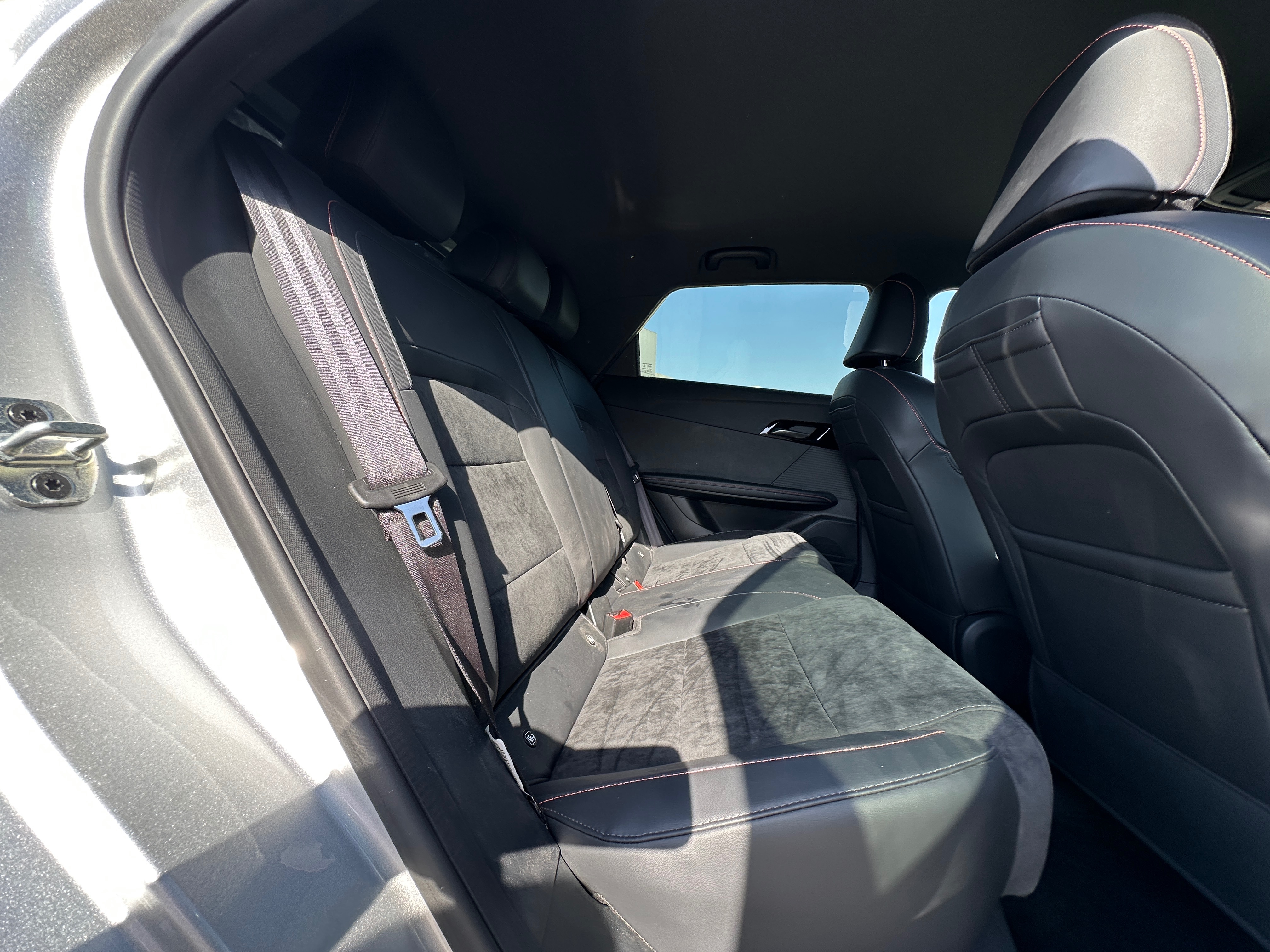 תמונות רכב MG MG4