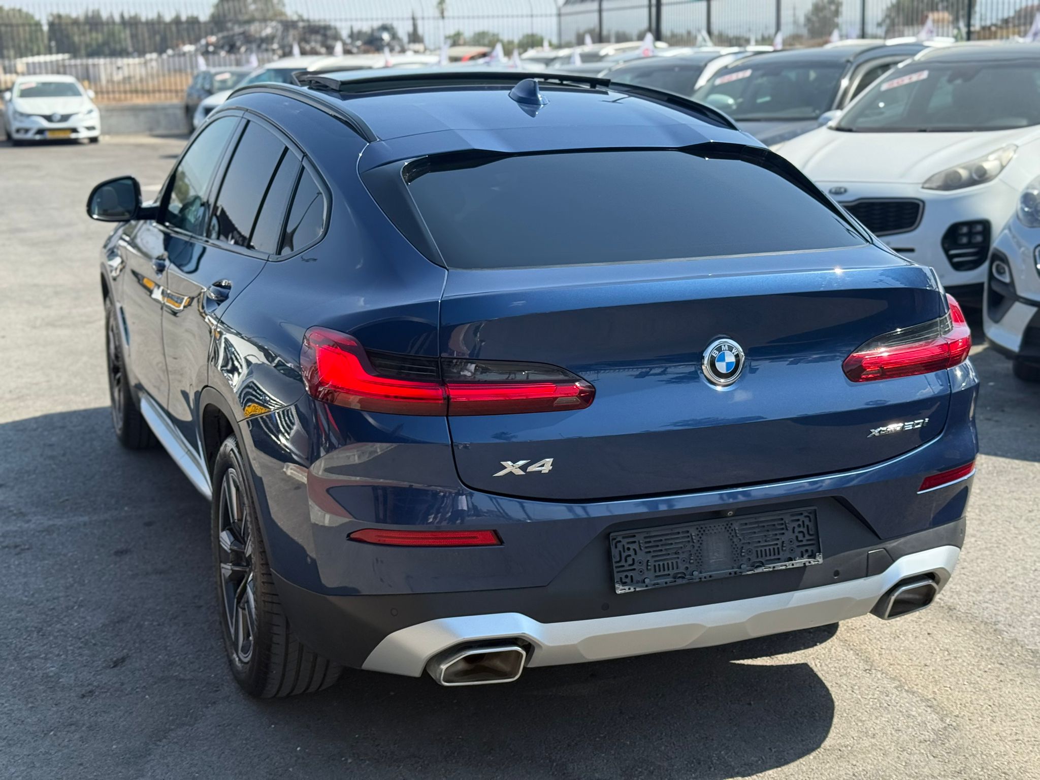 תמונות רכב ב מ וו X4 XDRIVE20I