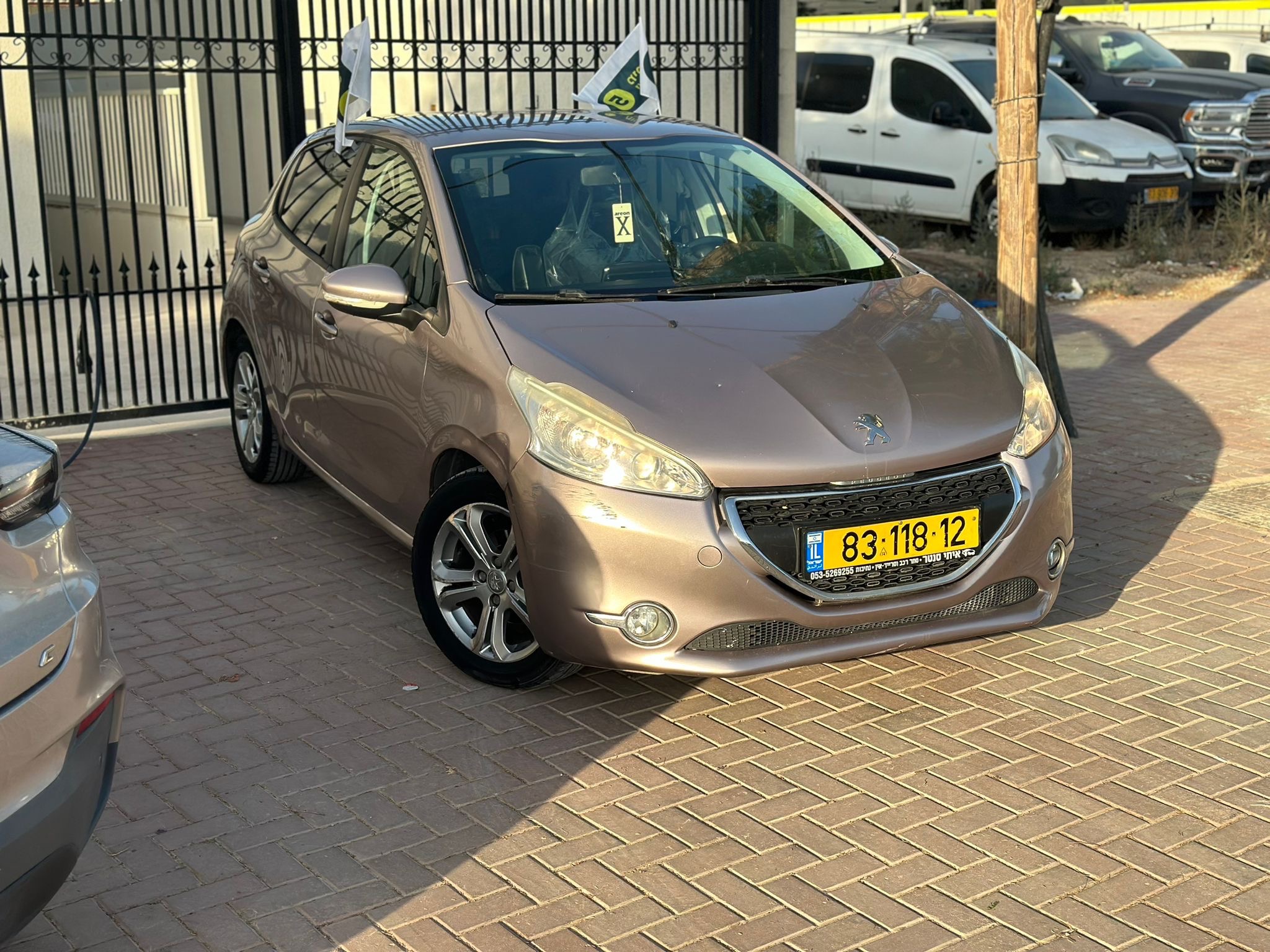 תמונות רכב פיג'ו 208