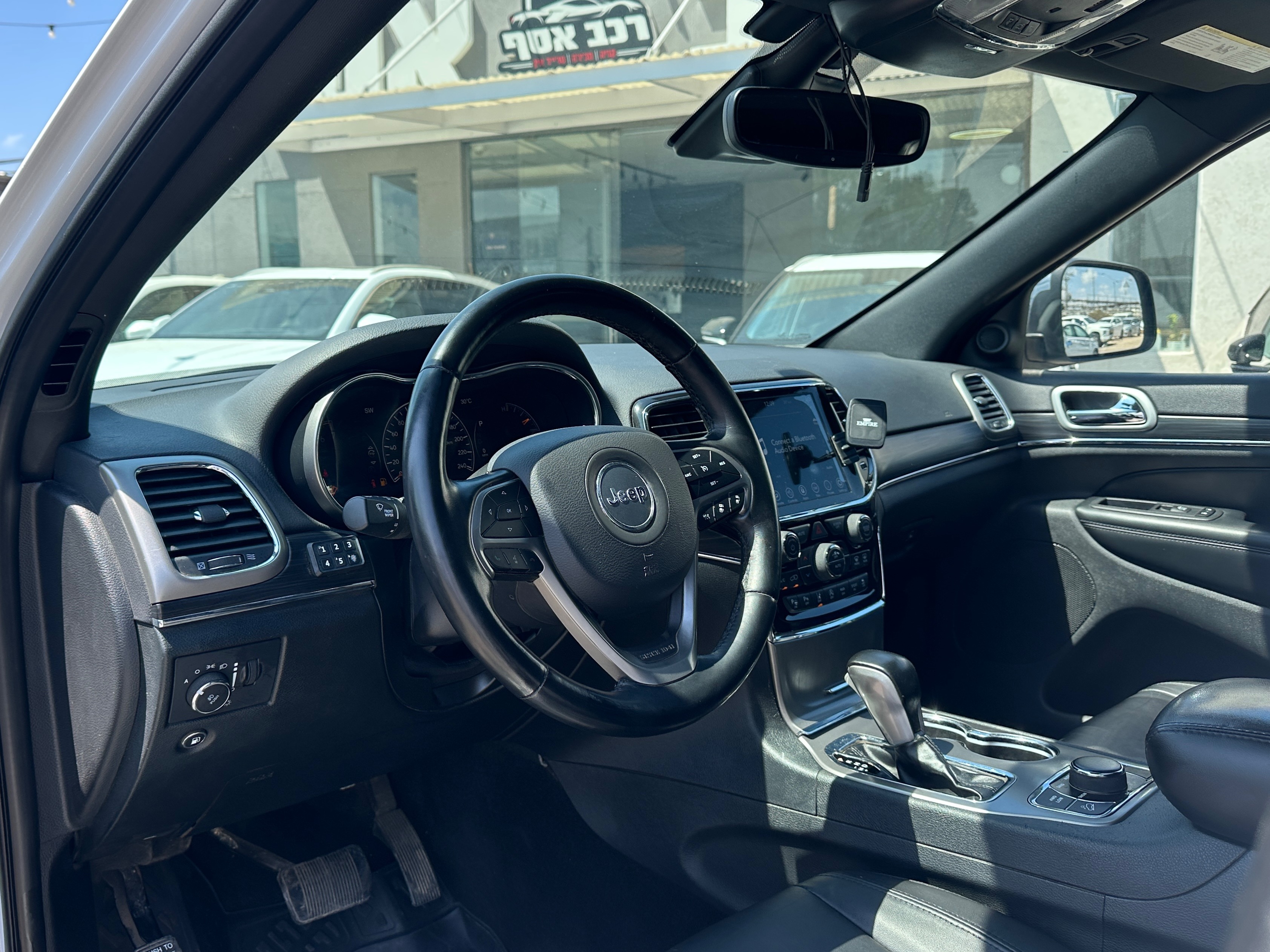 תמונות רכב ג'יפ גראנד צ'ירוקי