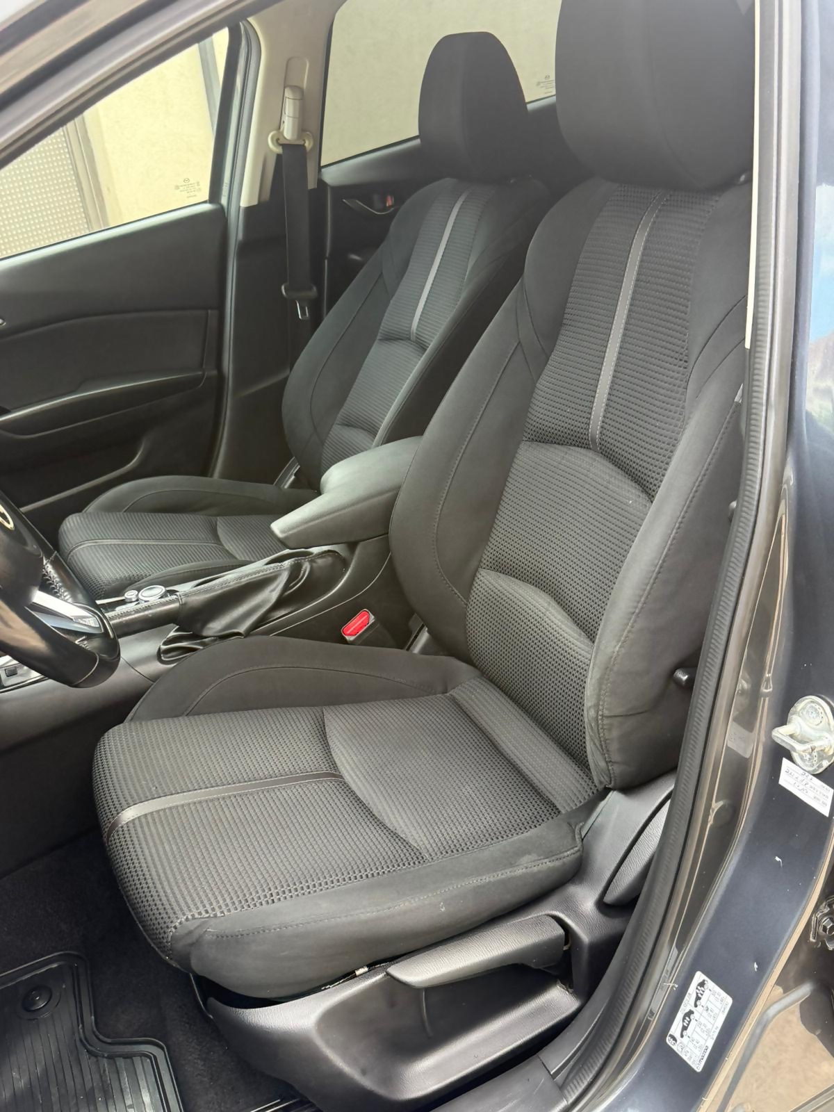תמונות רכב מזדה MAZDA 3