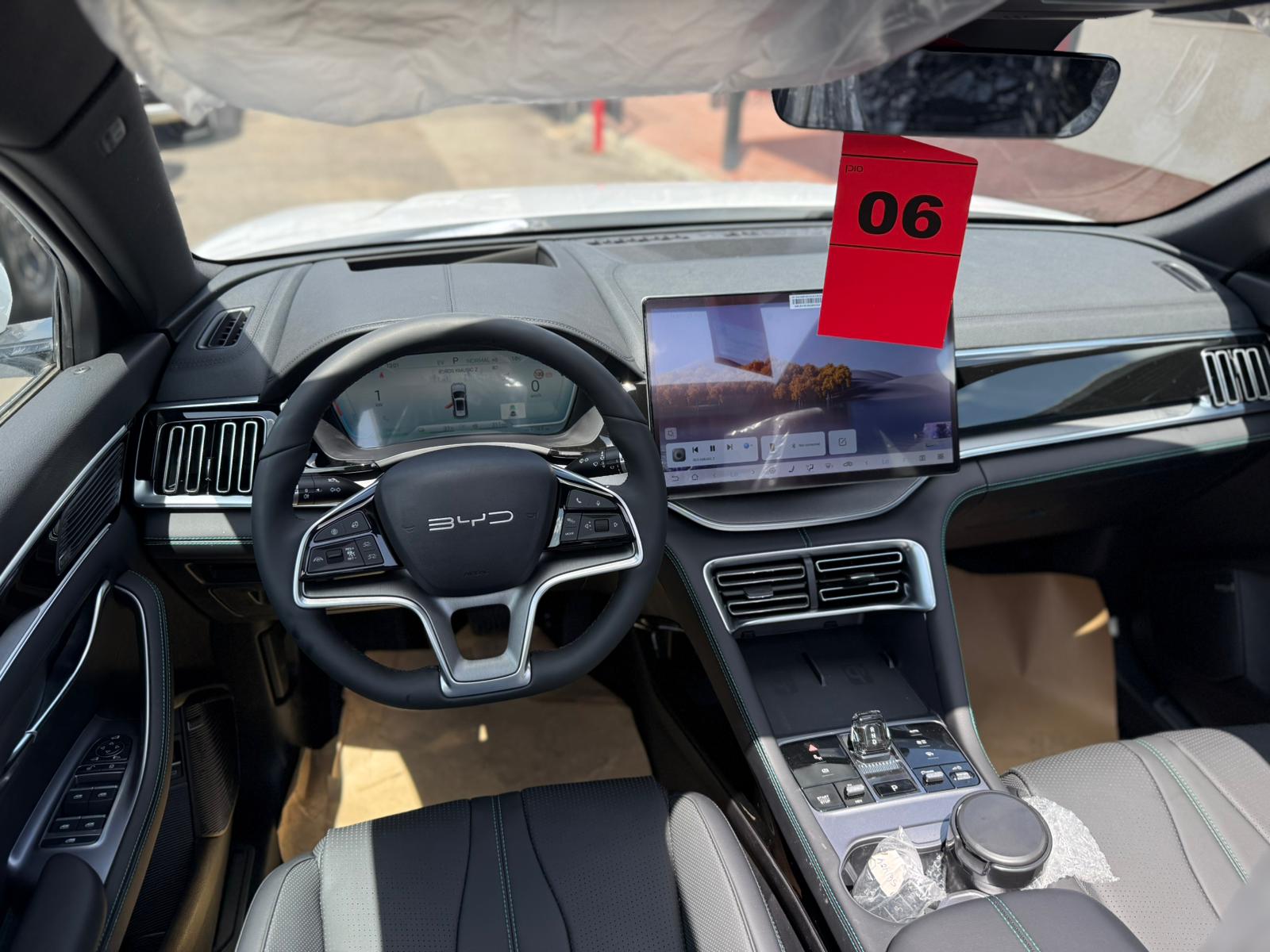 תמונות רכב בי ווי די SEAL U