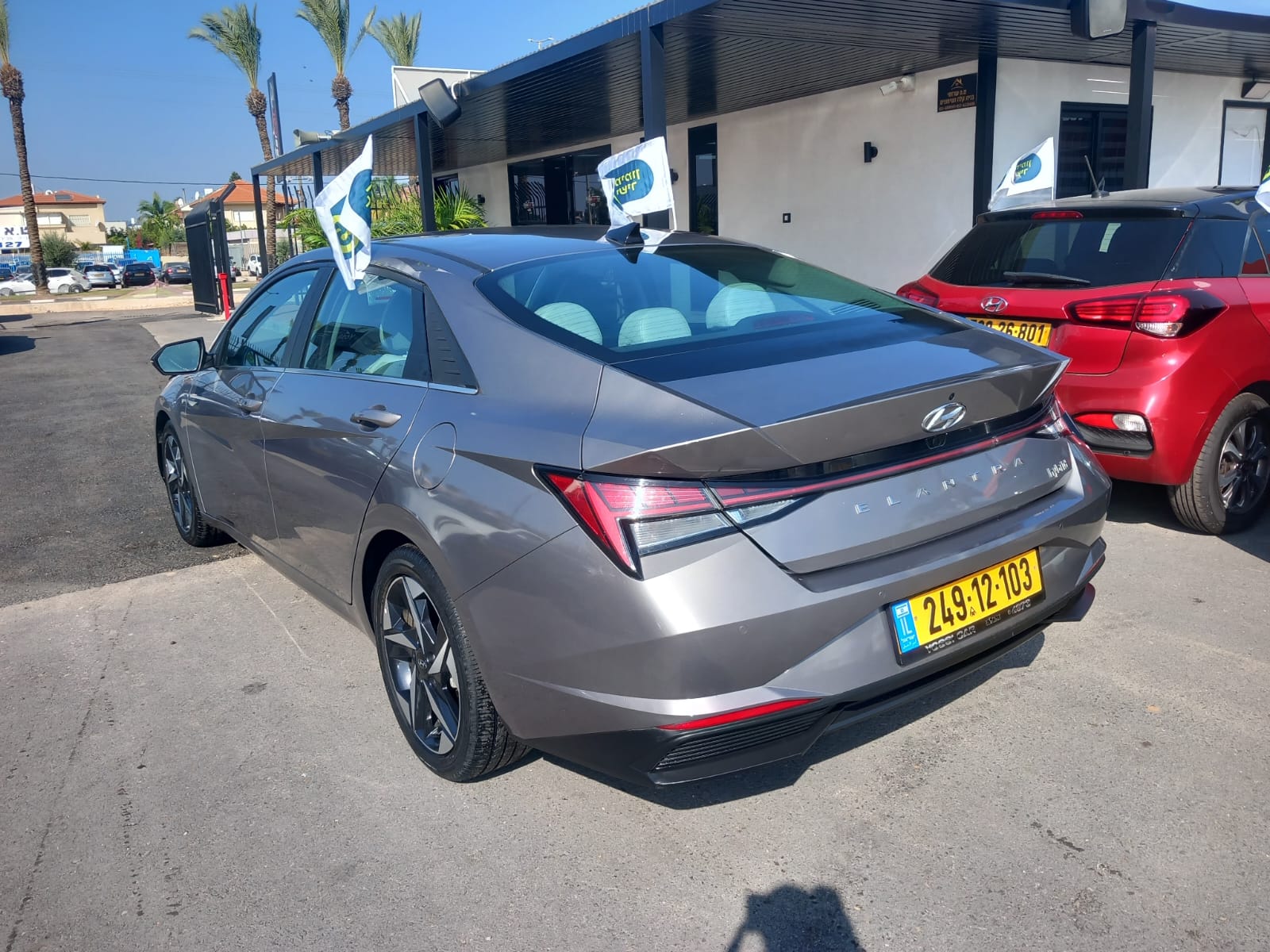 תמונות רכב יונדאי ELANTRA HEV