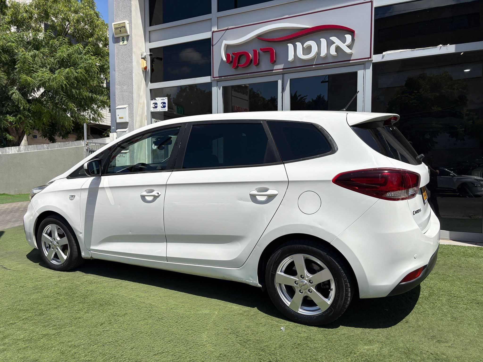 תמונות רכב קיה קארנס