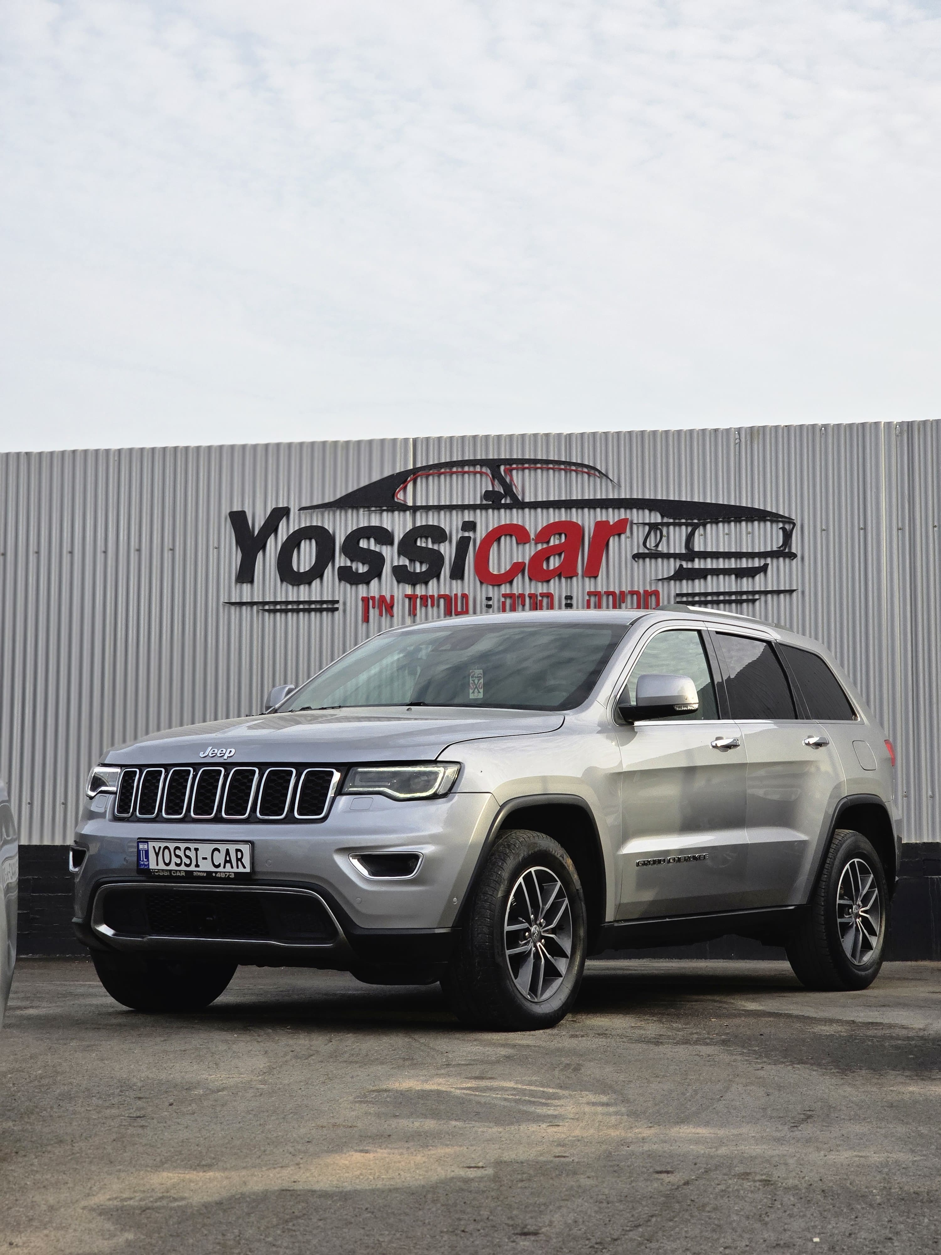 קרייזלר, GRAND CHEROKEE