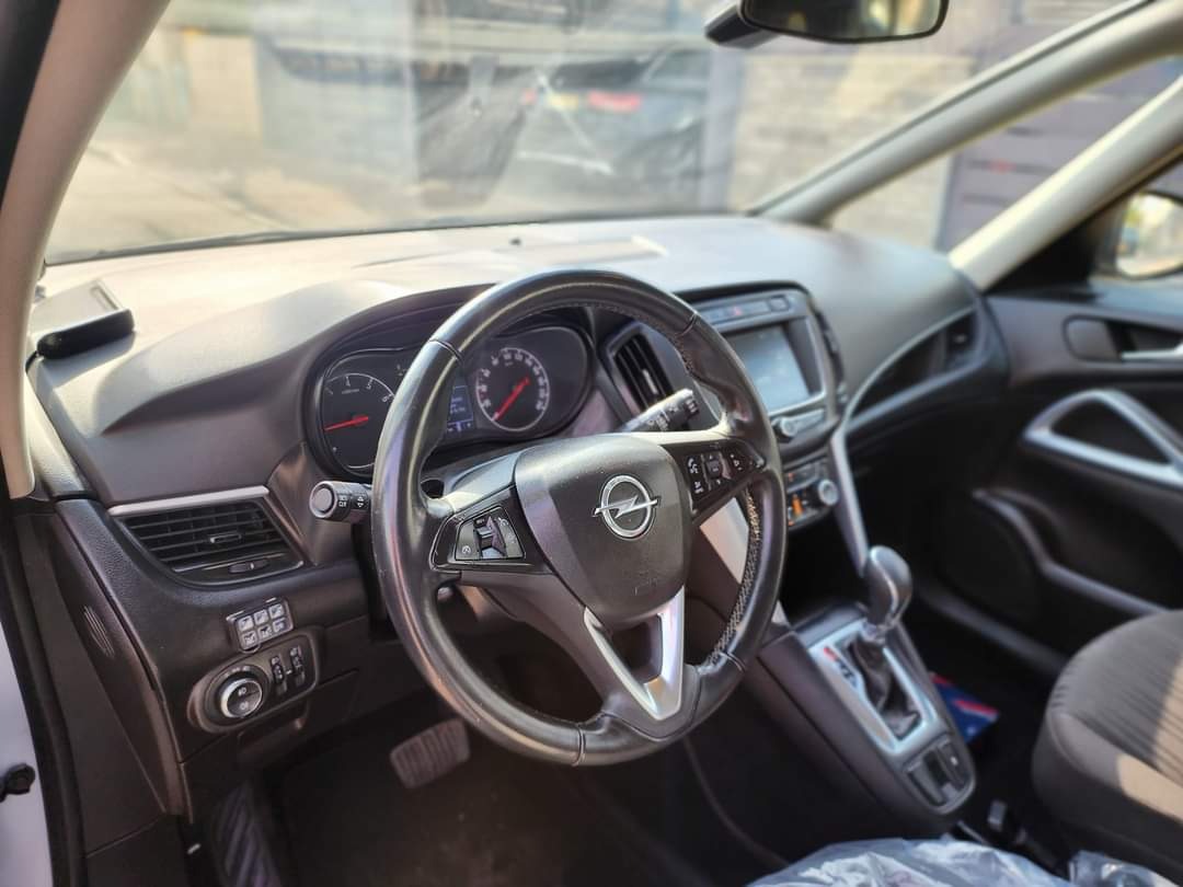 תמונות רכב אופל ZAFIRA TOURER