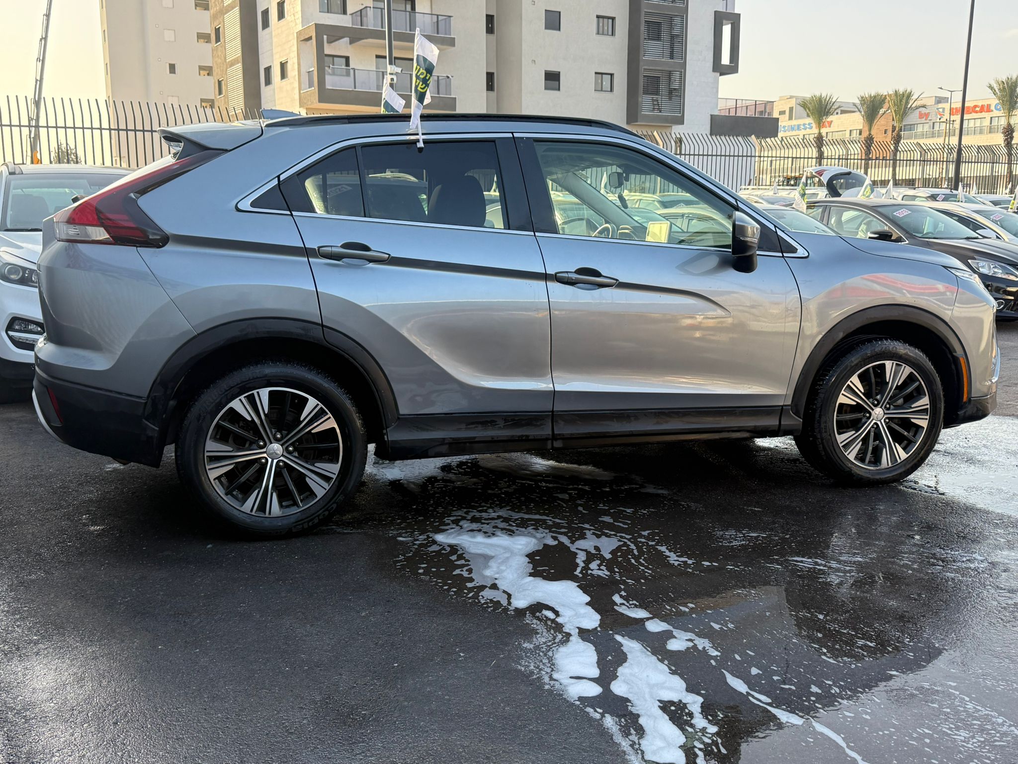 תמונות רכב מיצובישי ECLIPSE CROSS