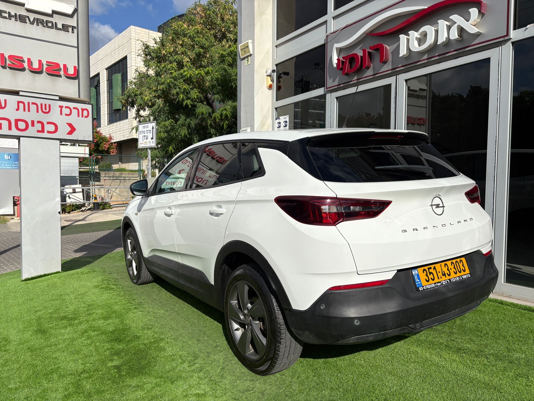 תמונות רכב אופל גרנדלנד-X