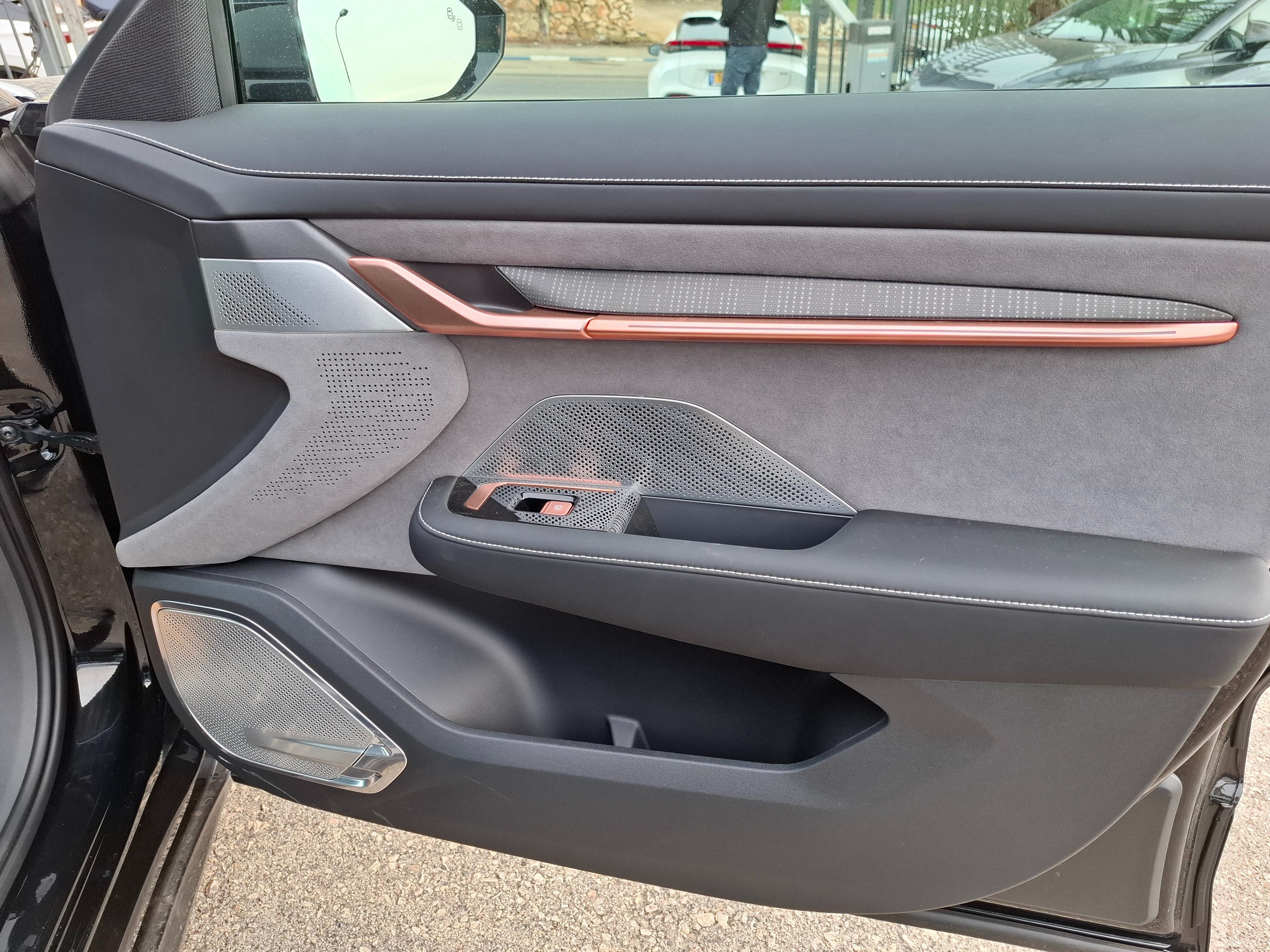 תמונות רכב זיקאר ZEEKR 001