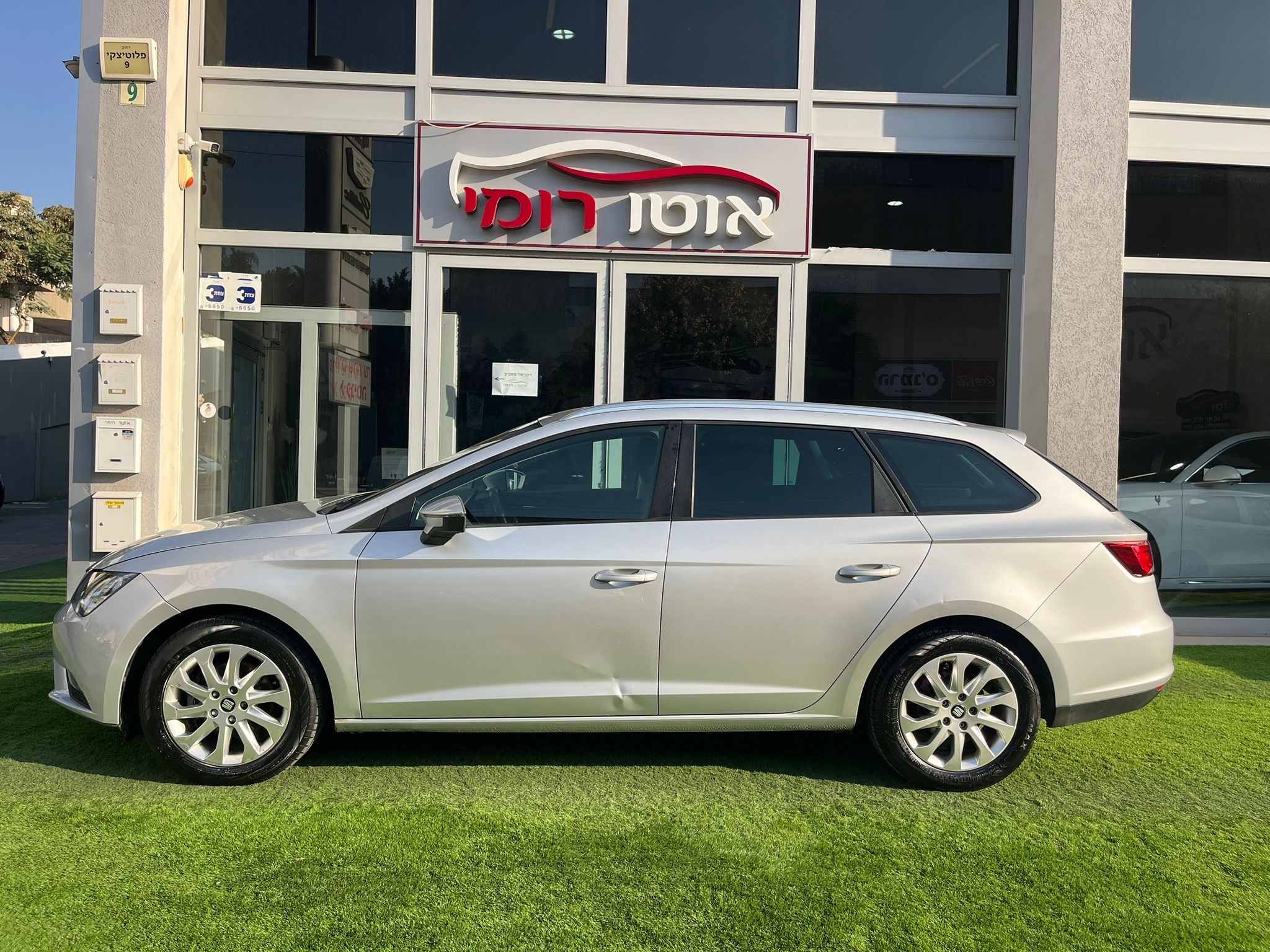 תמונות רכב סיאט לאון