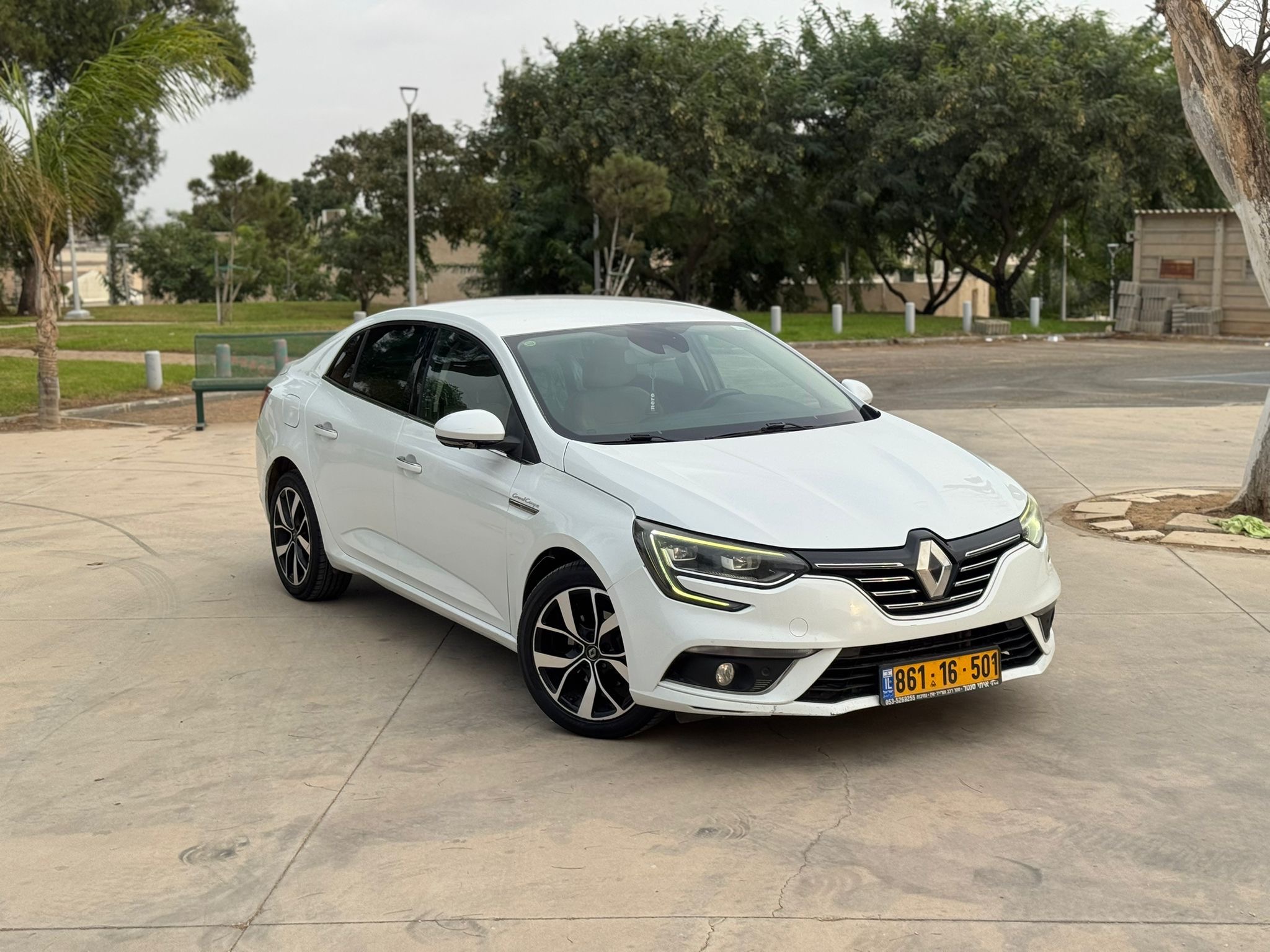 תמונות רכב רנו מגאן