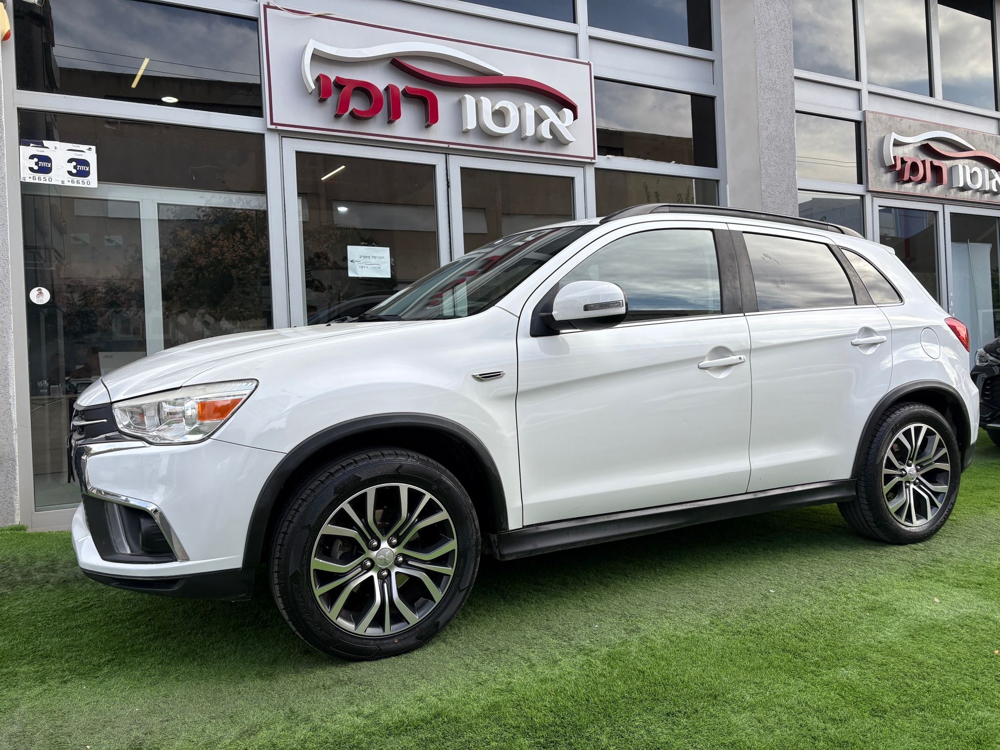 תמונות רכב מיצובישי ASX