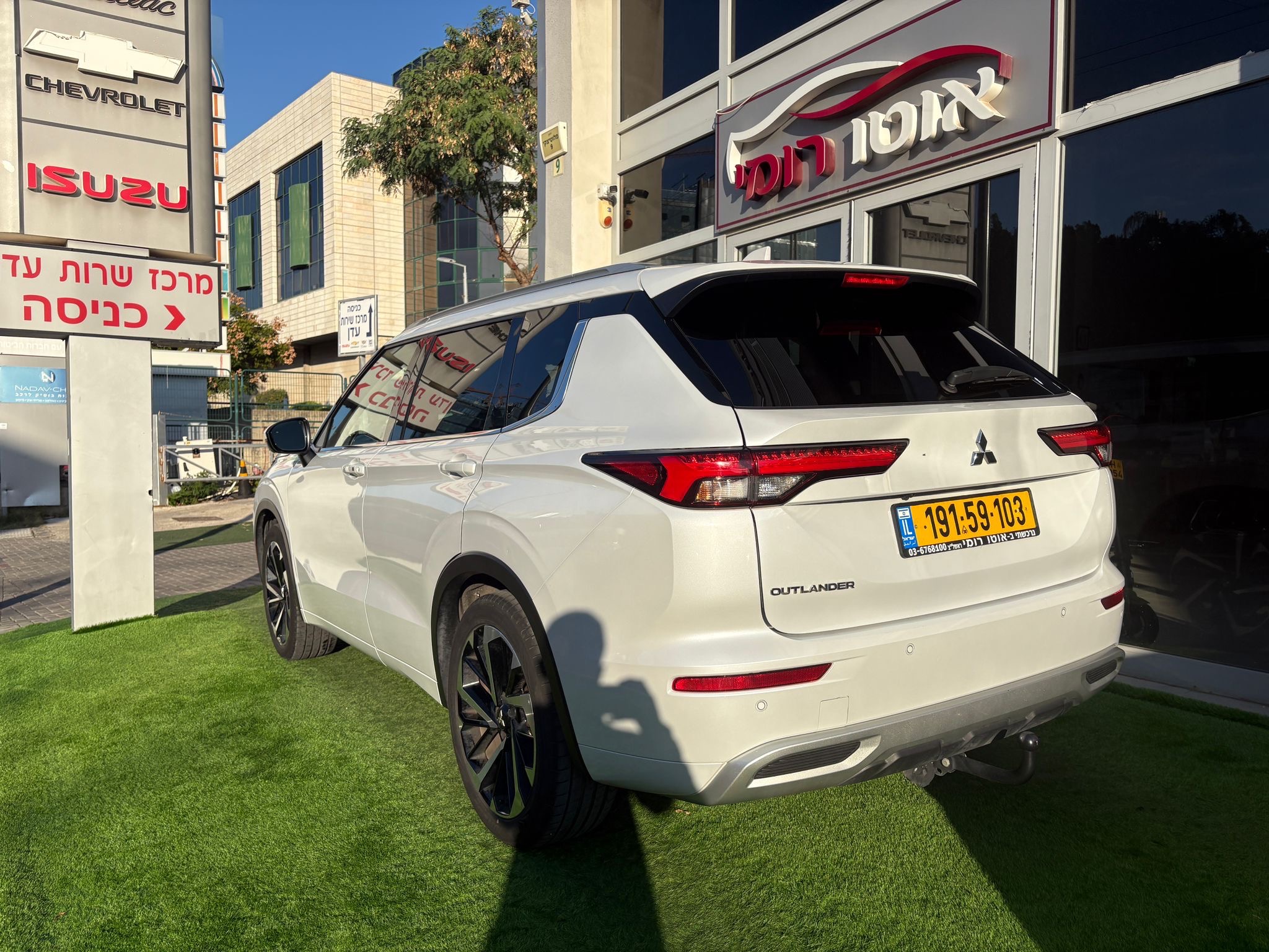 תמונות רכב מיצובישי אאוטלנדר