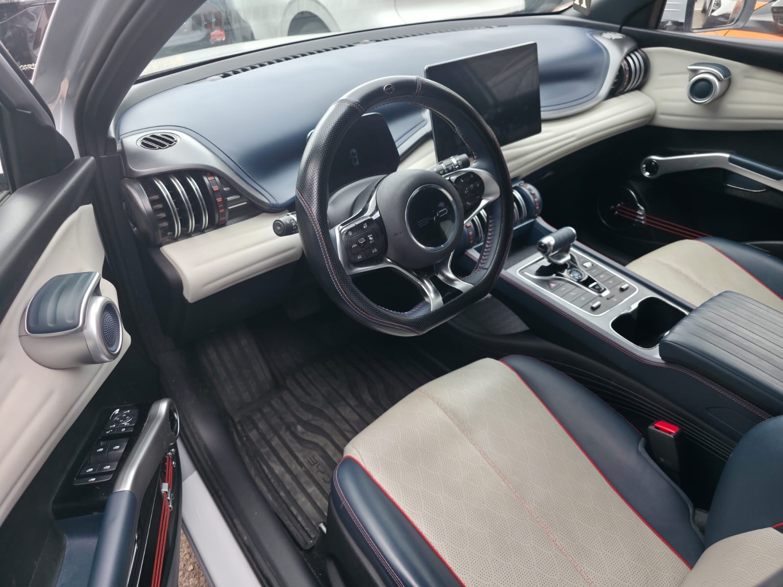 תמונות רכב בי ווי די ATTO 3