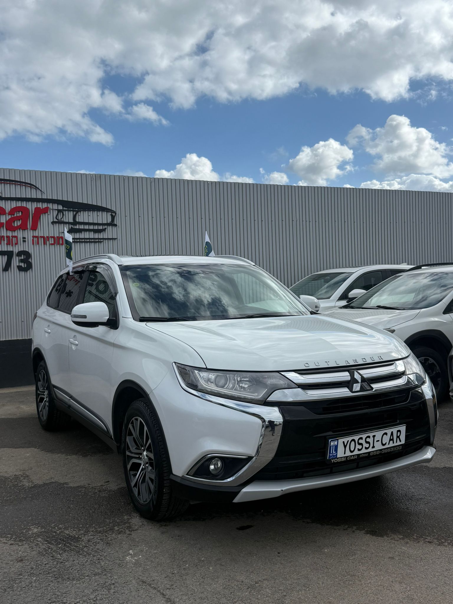 תמונות רכב מיצובישי OUTLANDER