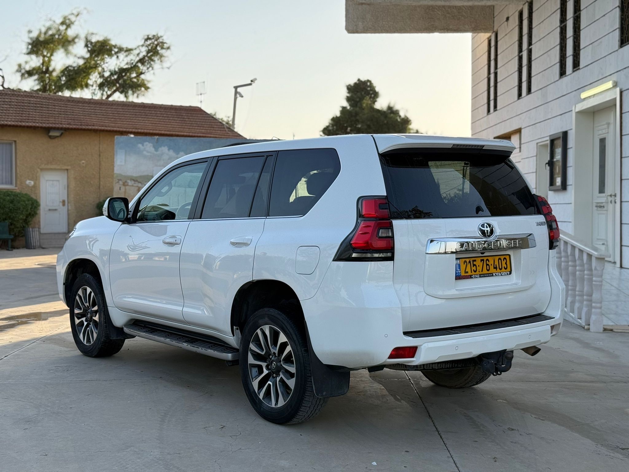 תמונות רכב טויוטה לנד קרוזר