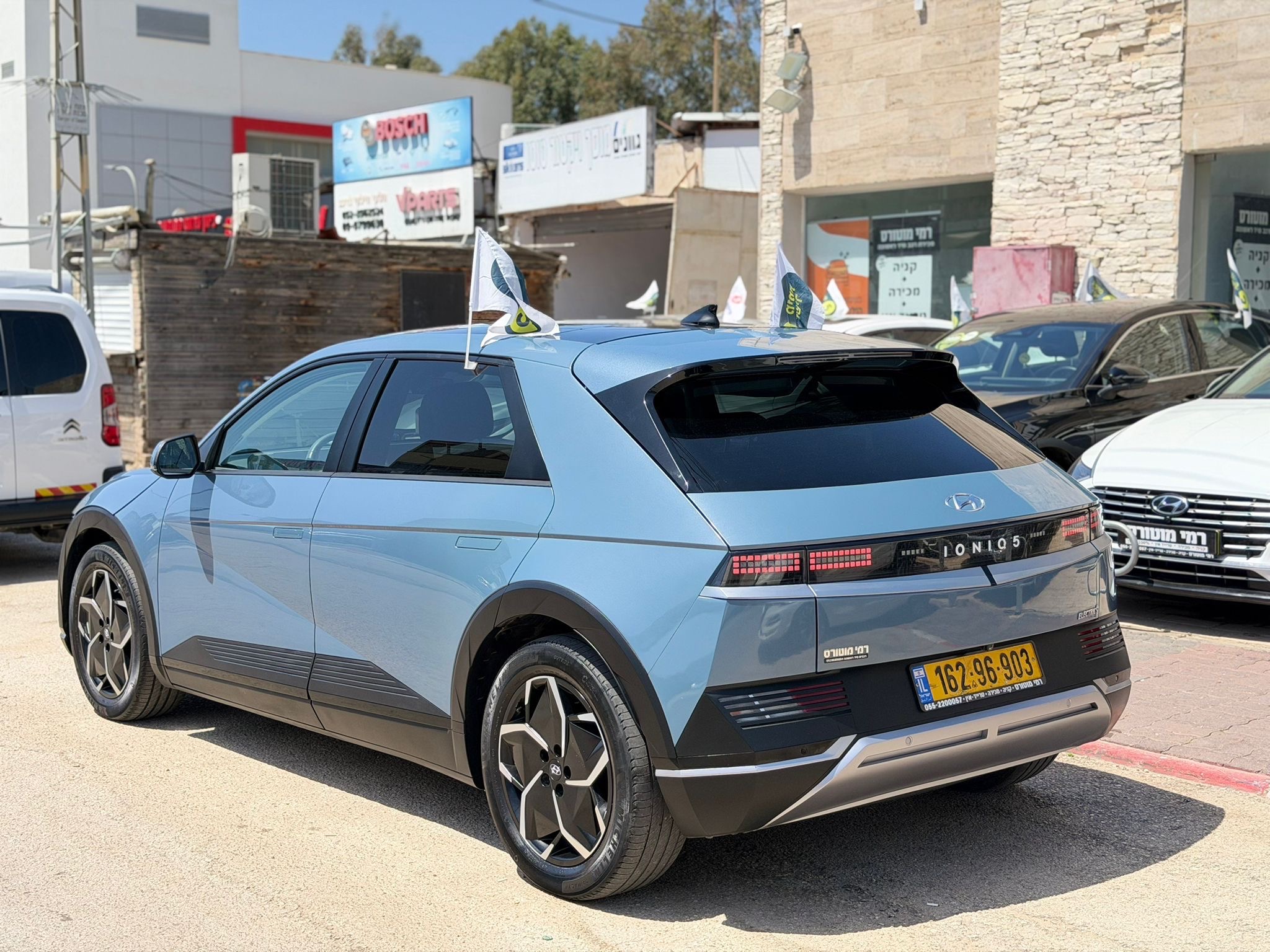 תמונות רכב יונדאי איוניק