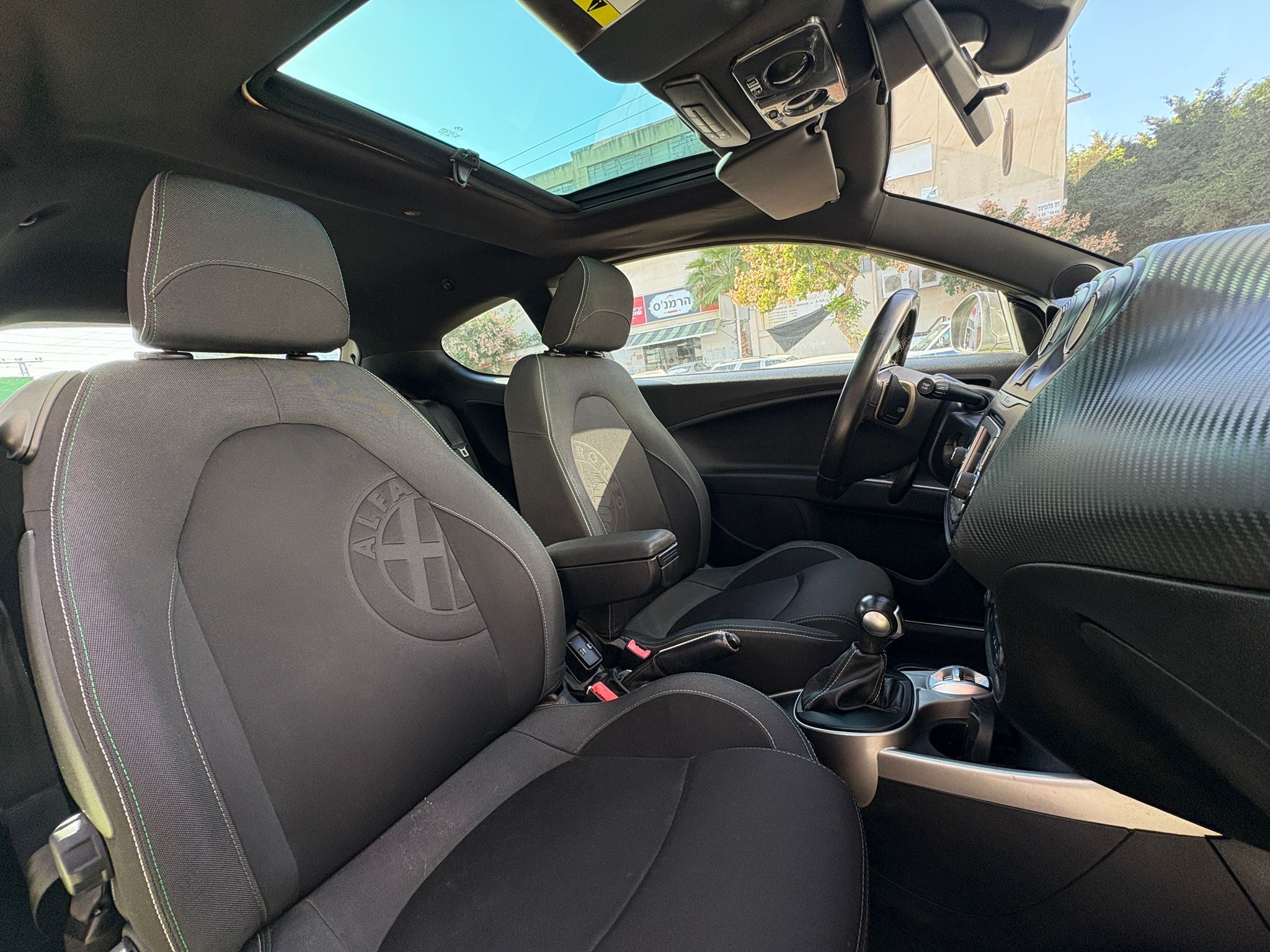 תמונות רכב אלפא רומיאו מיטו