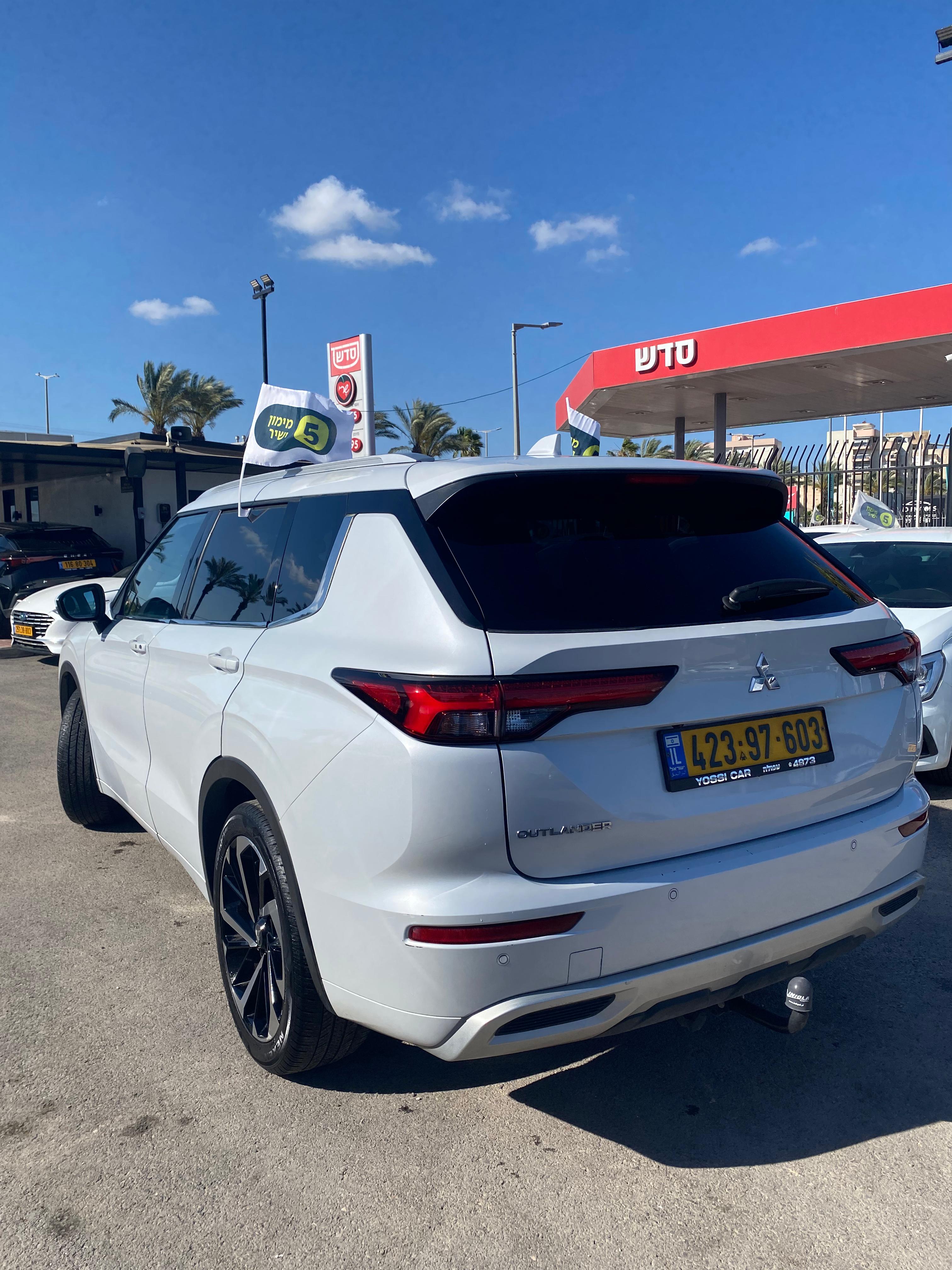 תמונות רכב מיצובישי OUTLANDER