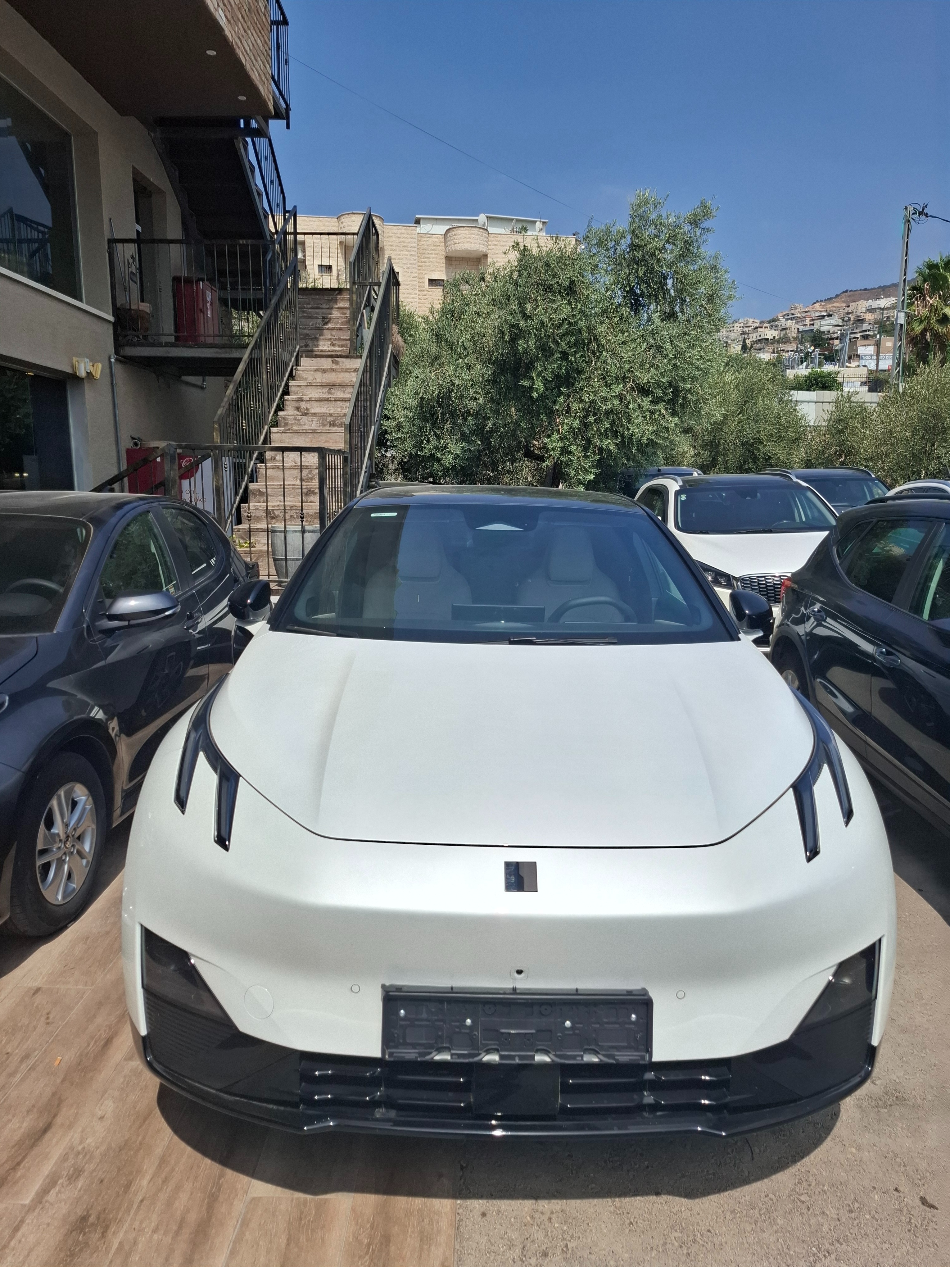 תמונות רכב לינק אנד קו LYNKCO 02