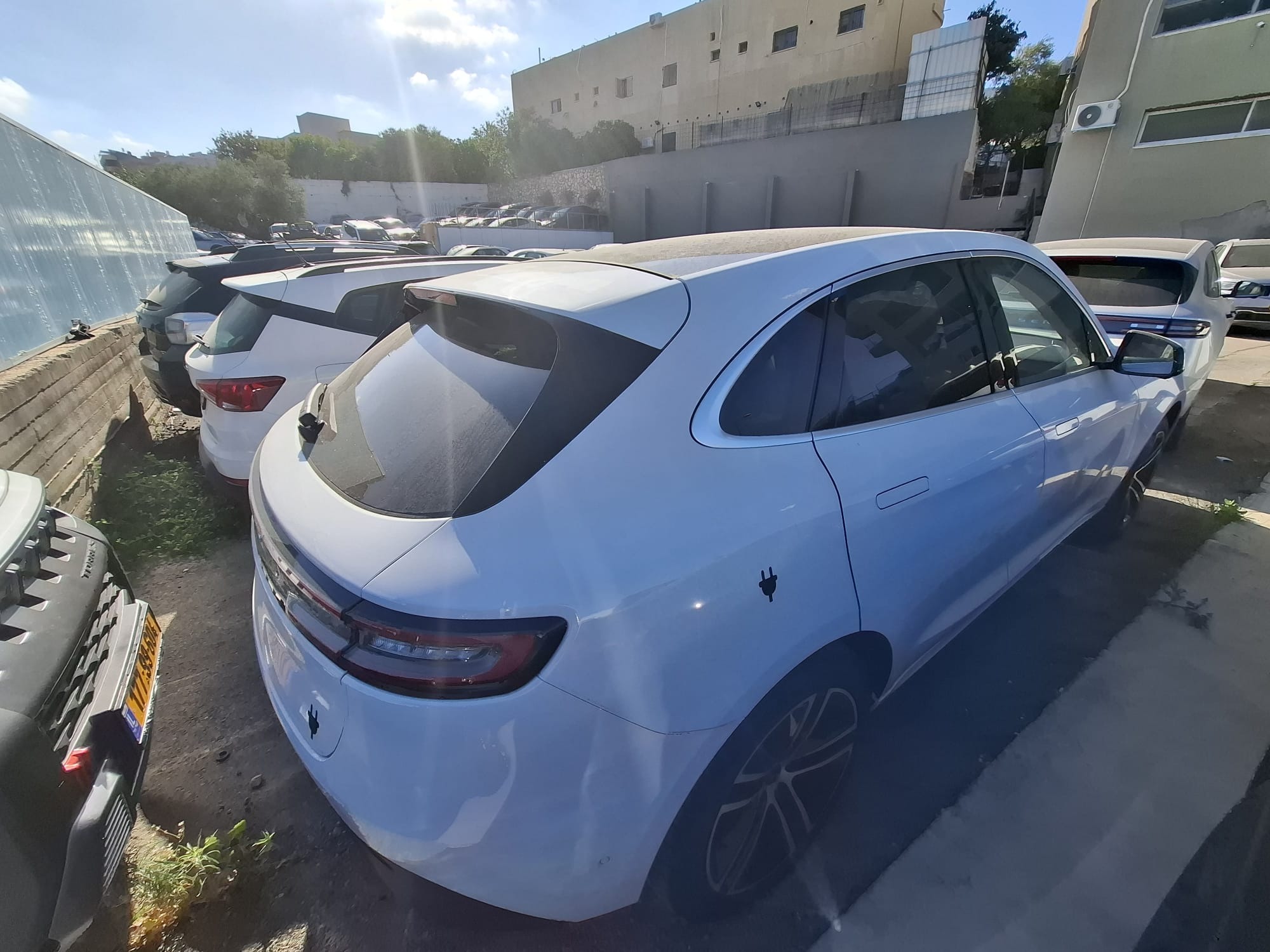 תמונות רכב SERES M5