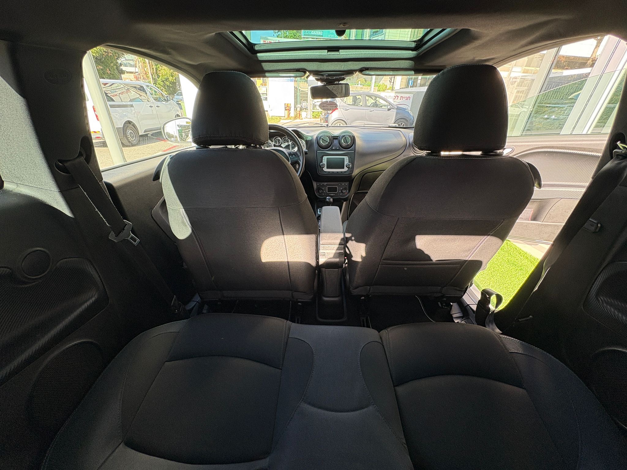 תמונות רכב אלפא רומיאו מיטו