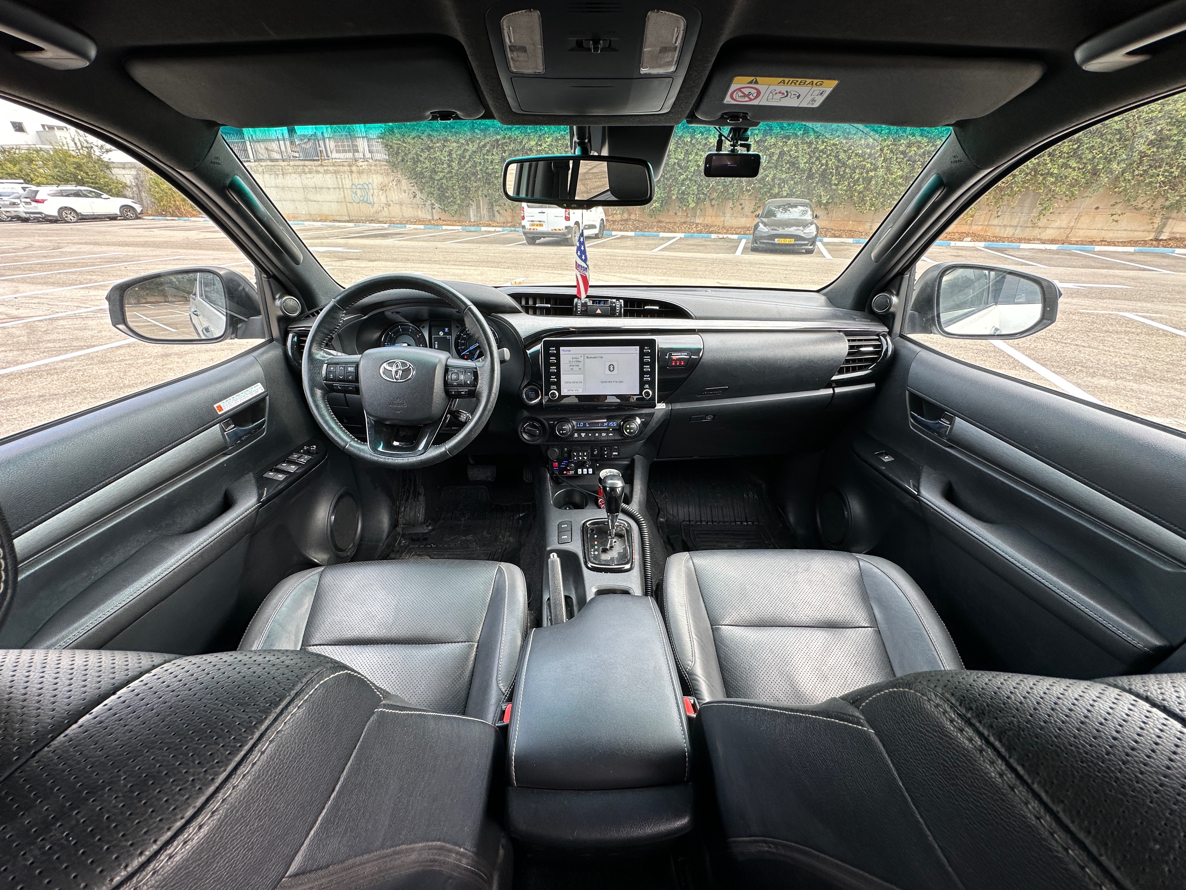 תמונות רכב טויוטה היילקס