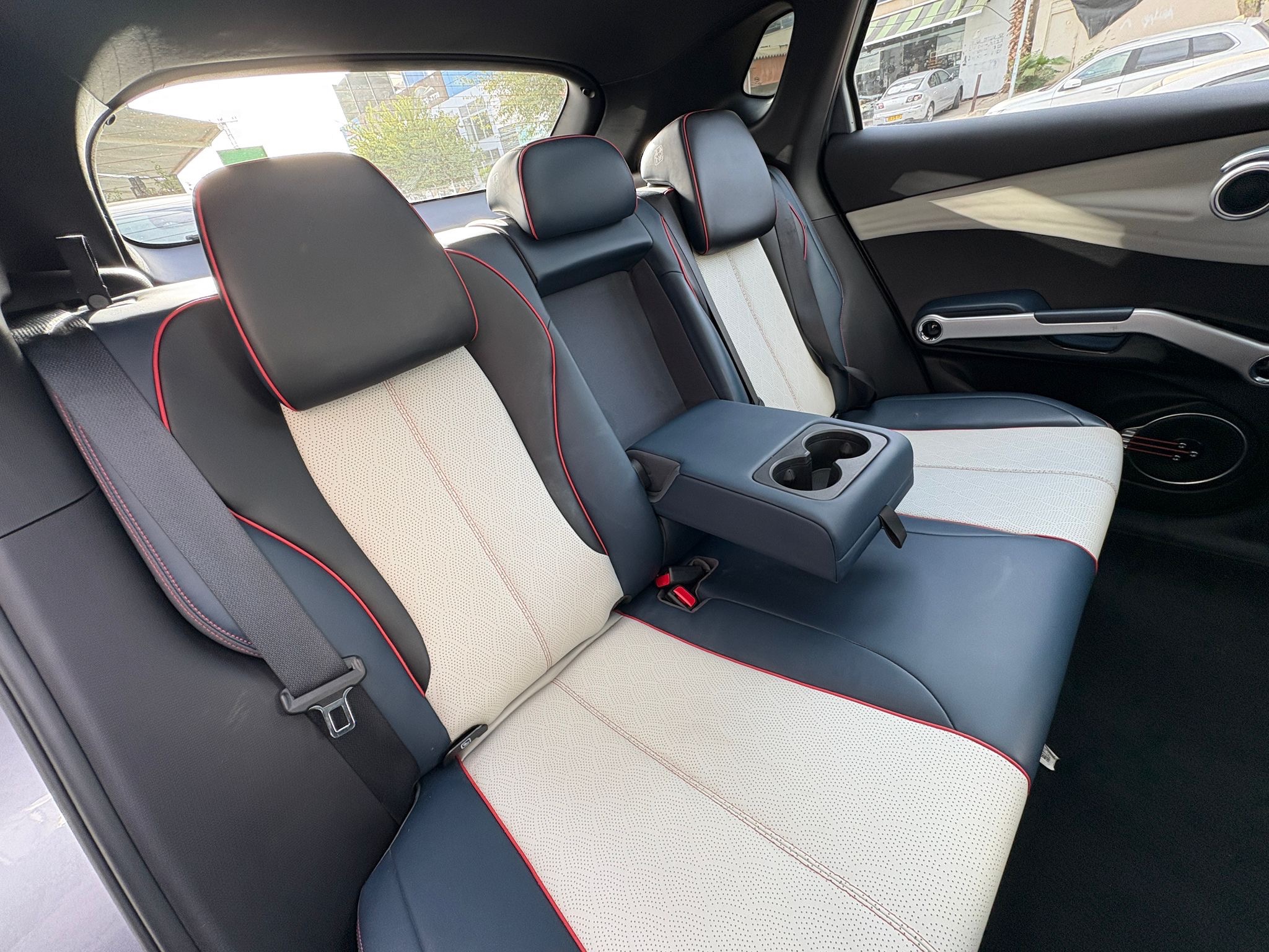 תמונות רכב בי ווי די ATTO 3